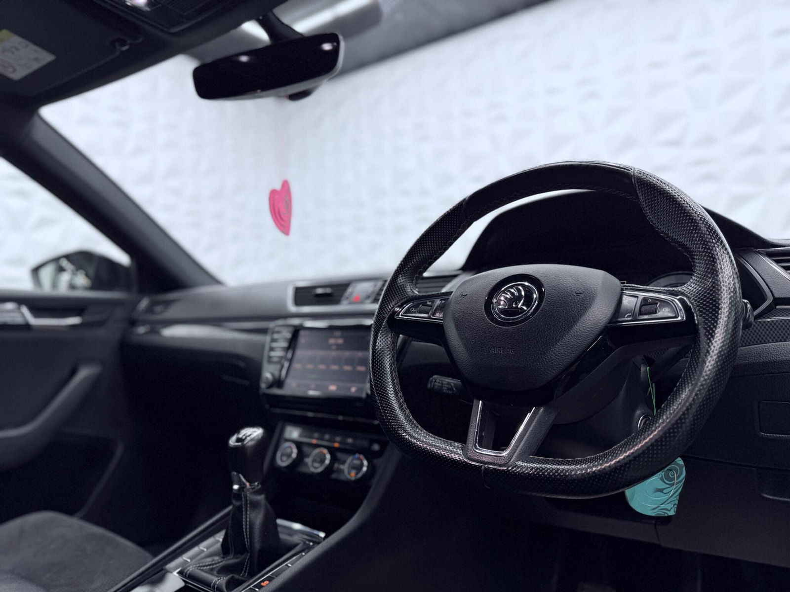 Skoda Superb 2.0 TDI SportLine Euro 6 (s/s) 5dr 5dr Manual 2016