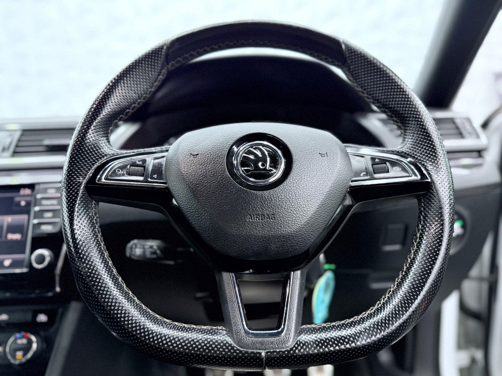 Skoda Superb 2.0 TDI SportLine Euro 6 (s/s) 5dr 5dr Manual 2016