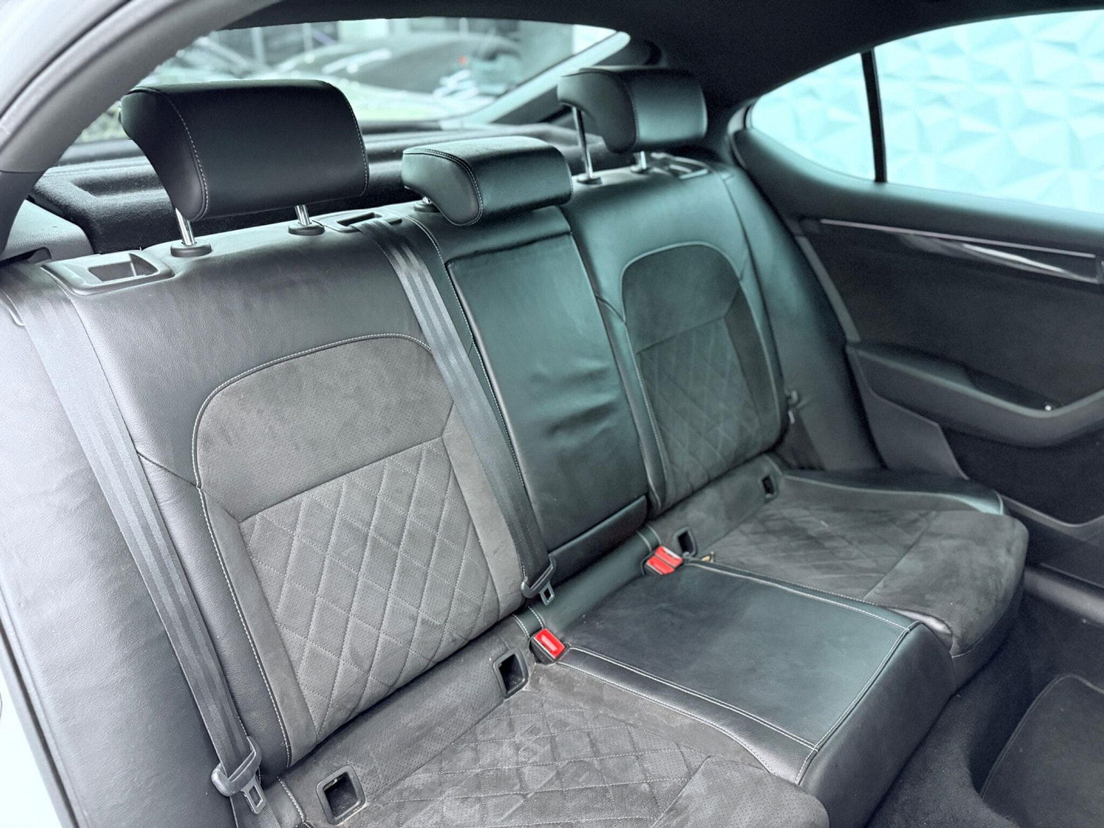 Skoda Superb 2.0 TDI SportLine Euro 6 (s/s) 5dr 5dr Manual 2016