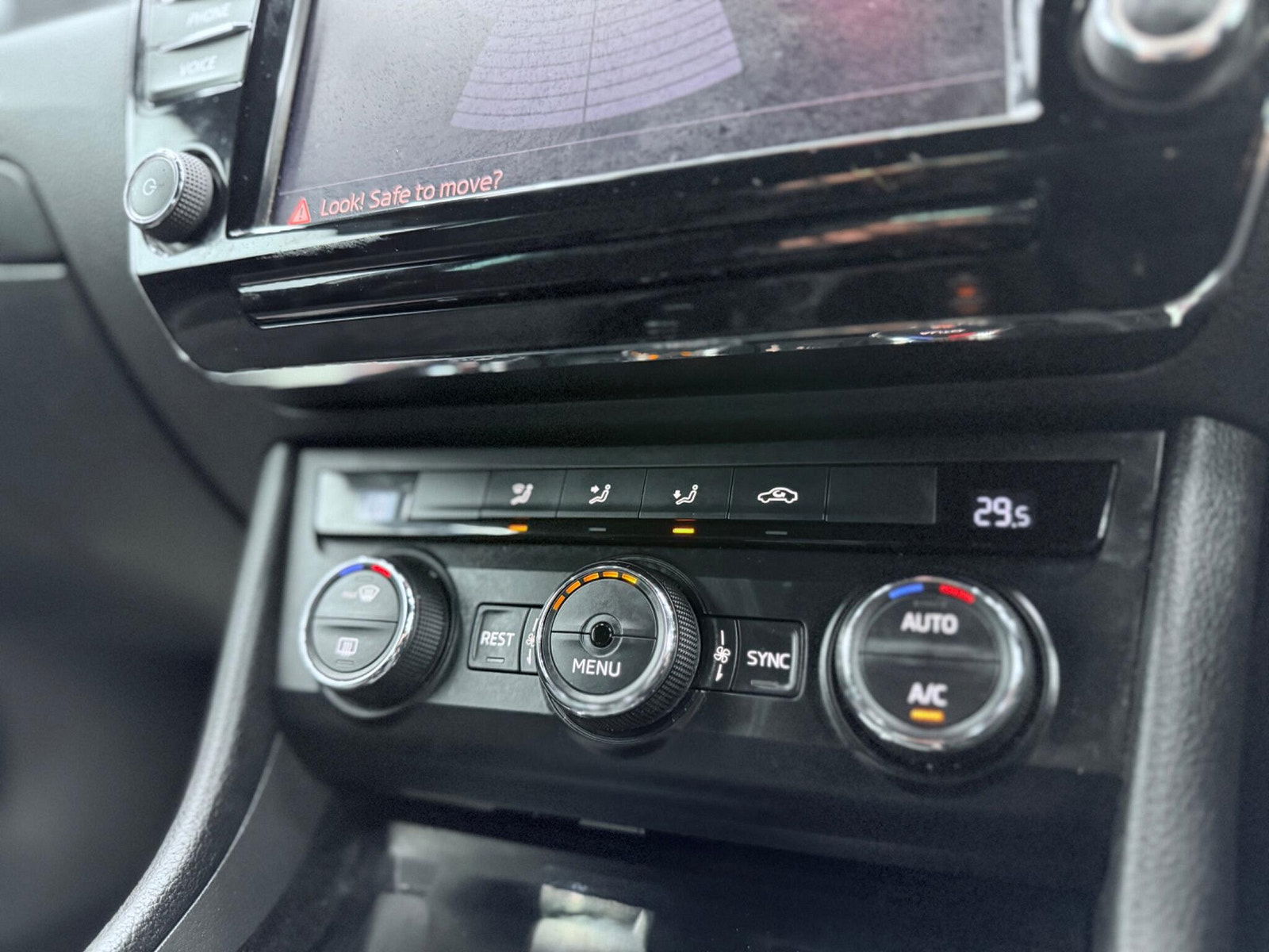 Skoda Superb 2.0 TDI SportLine Euro 6 (s/s) 5dr 5dr Manual 2016