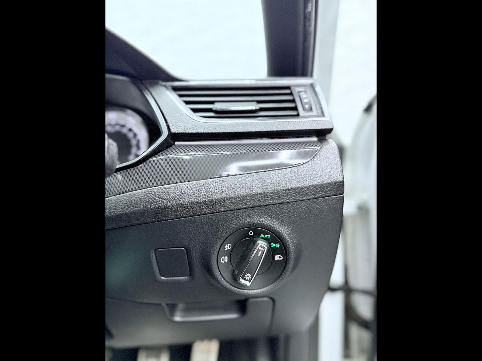 Skoda Superb 2.0 TDI SportLine Euro 6 (s/s) 5dr 5dr Manual 2016