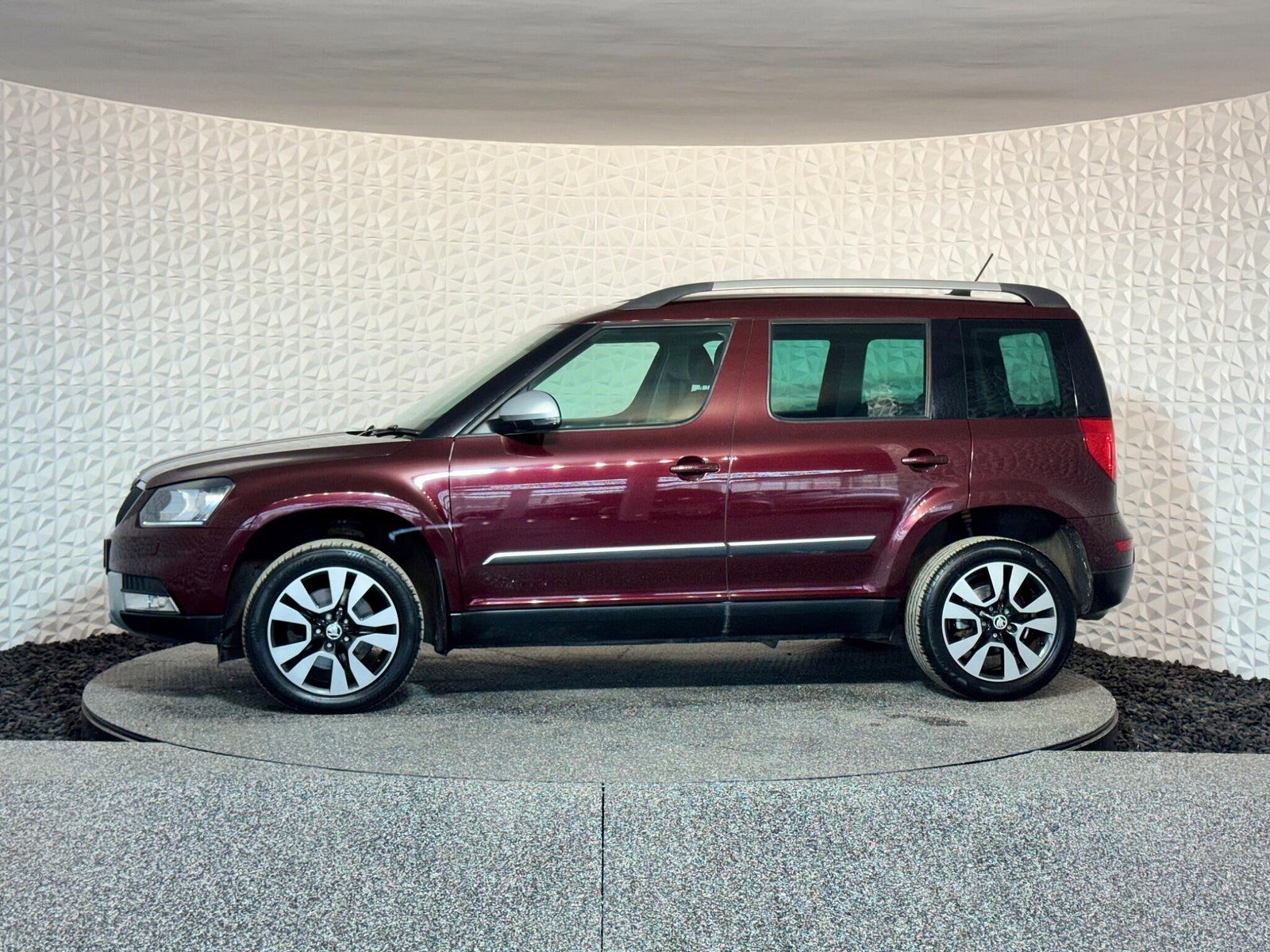 Skoda Yeti 2.0 TDI Laurin & Klement Outdoor 4WD Euro 5 5dr 5dr Manual 2014