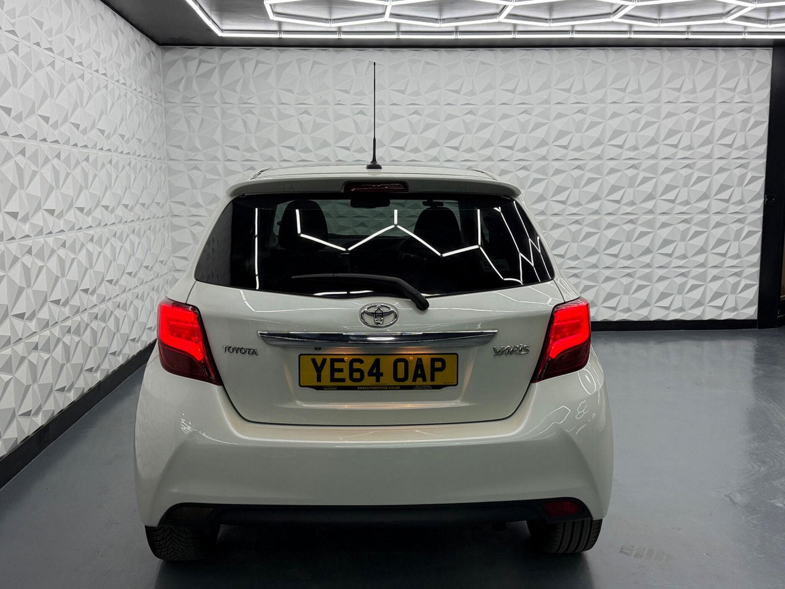 Toyota Yaris 1.33 Dual VVT-i Excel Euro 5 5dr Euro 5 5dr Manual 2014