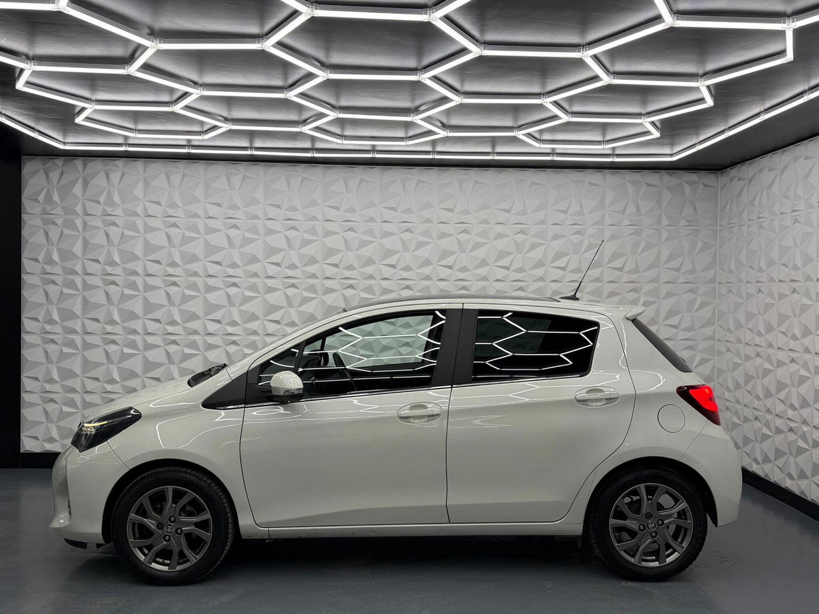 Toyota Yaris 1.33 Dual VVT-i Excel Euro 5 5dr Euro 5 5dr Manual 2014