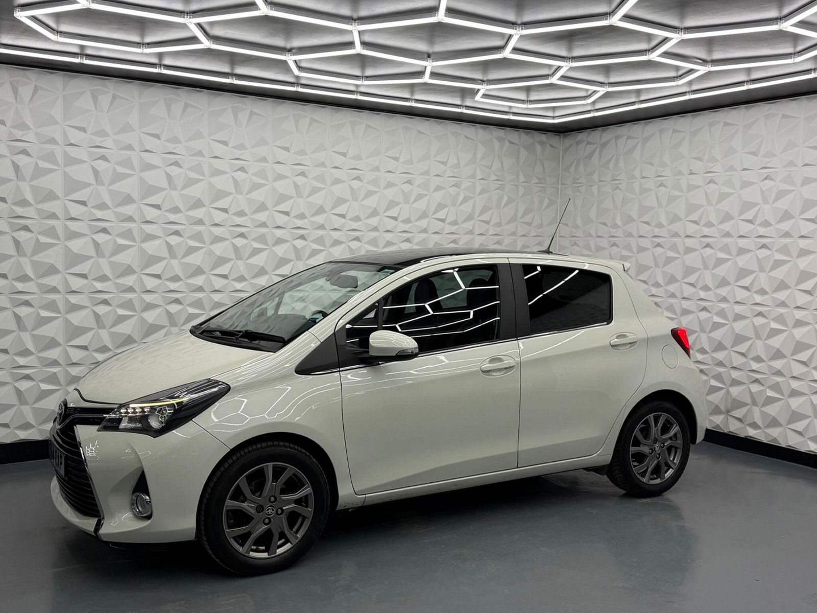 Toyota Yaris 1.33 Dual VVT-i Excel Euro 5 5dr Euro 5 5dr Manual 2014