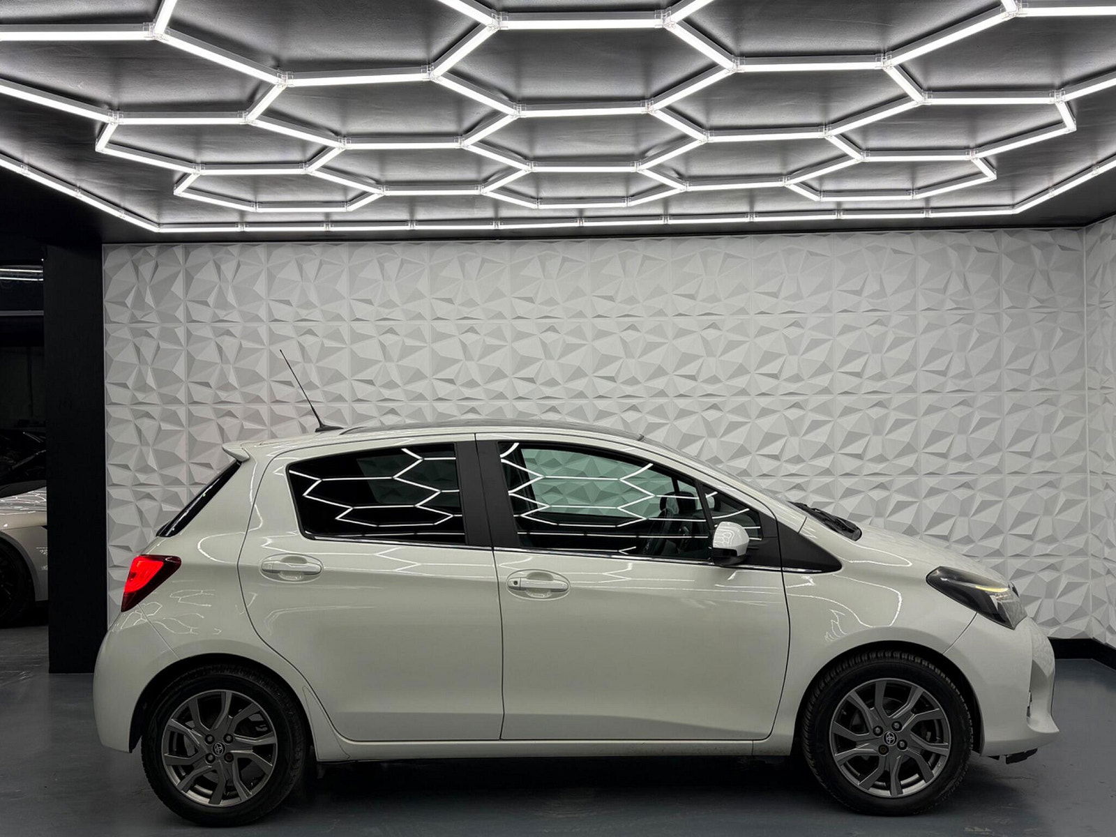 Toyota Yaris 1.33 Dual VVT-i Excel Euro 5 5dr Euro 5 5dr Manual 2014