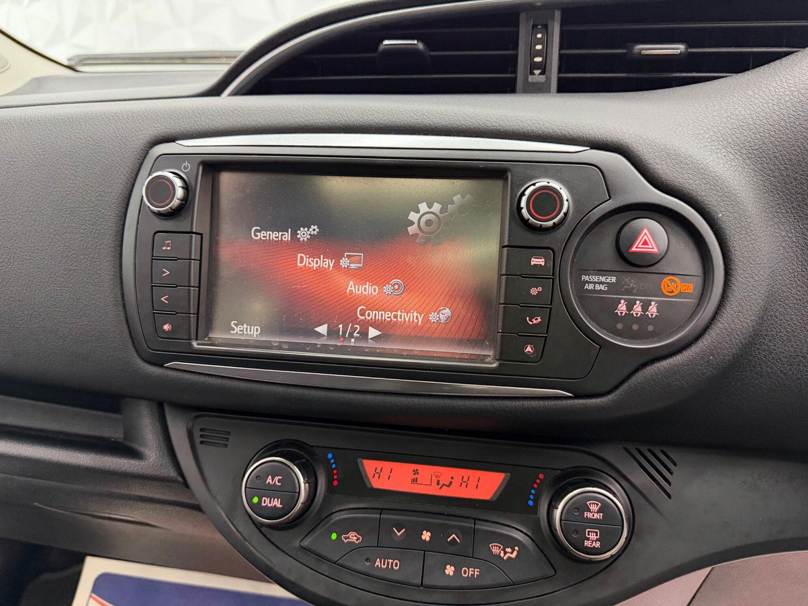 Toyota Yaris 1.33 Dual VVT-i Excel Euro 5 5dr Euro 5 5dr Manual 2014