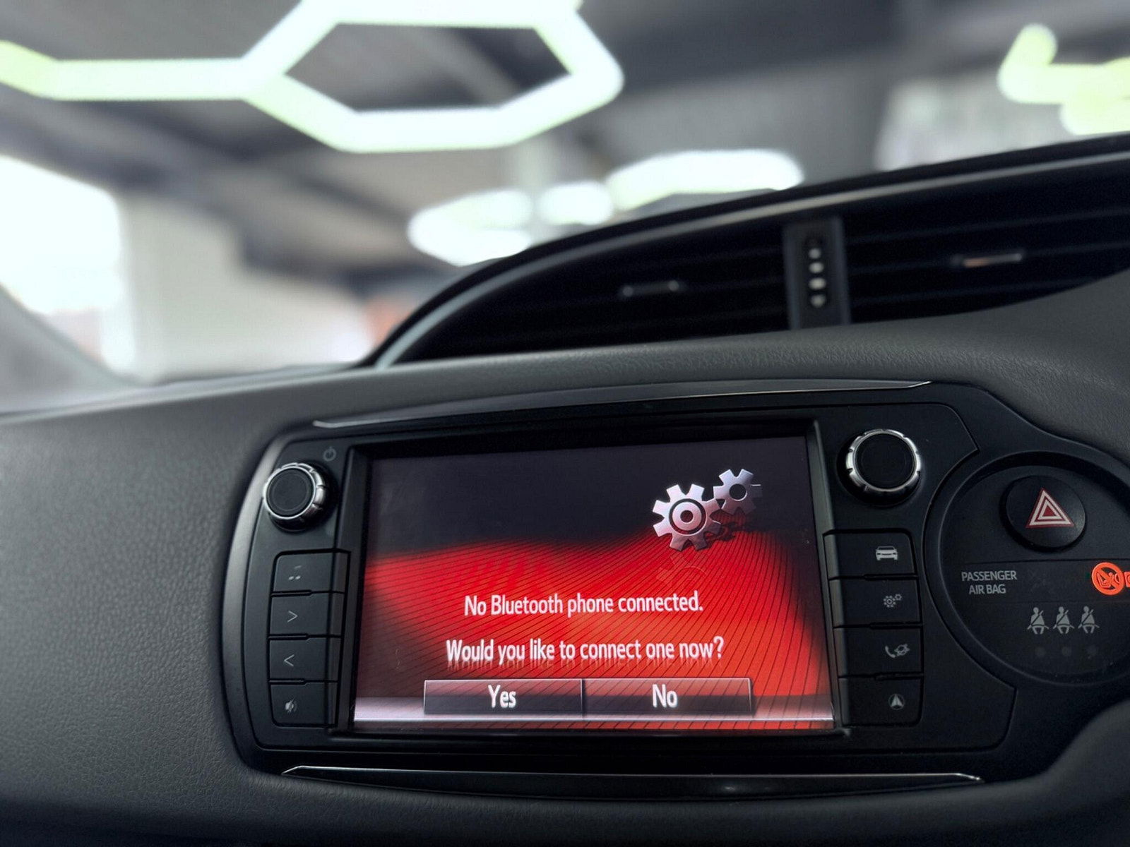 Toyota Yaris 1.33 Dual VVT-i Icon Euro 6 5dr 5dr Manual 2016