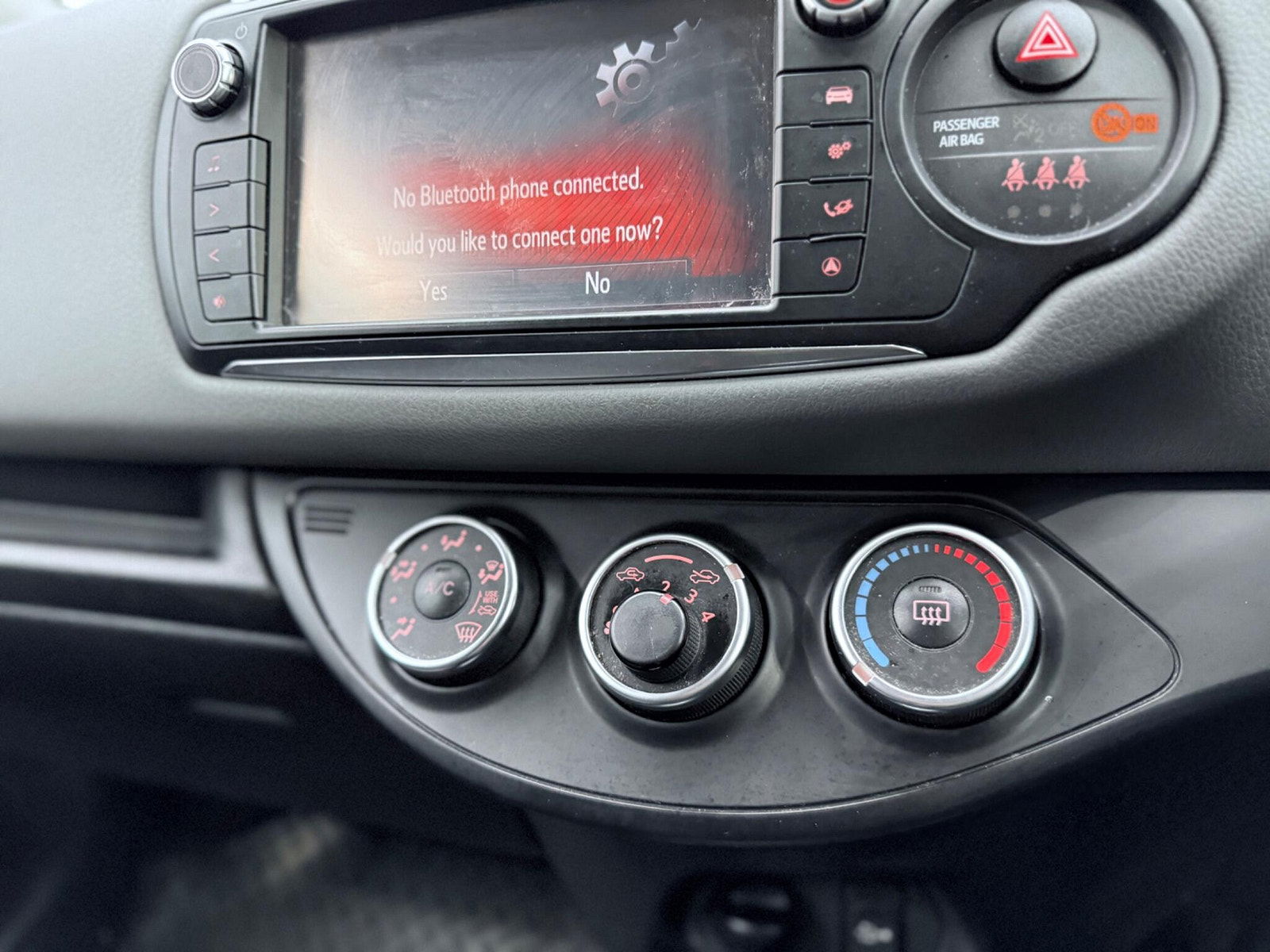 Toyota Yaris 1.33 Dual VVT-i Icon Euro 6 5dr 5dr Manual 2016