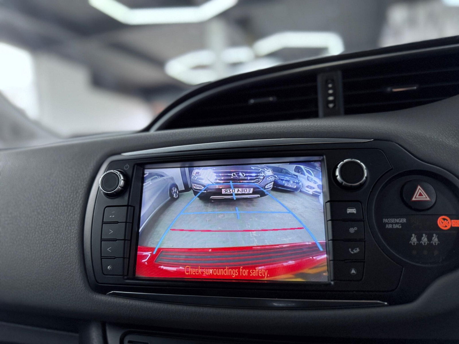 Toyota Yaris 1.33 Dual VVT-i Icon Euro 6 5dr 5dr Manual 2016