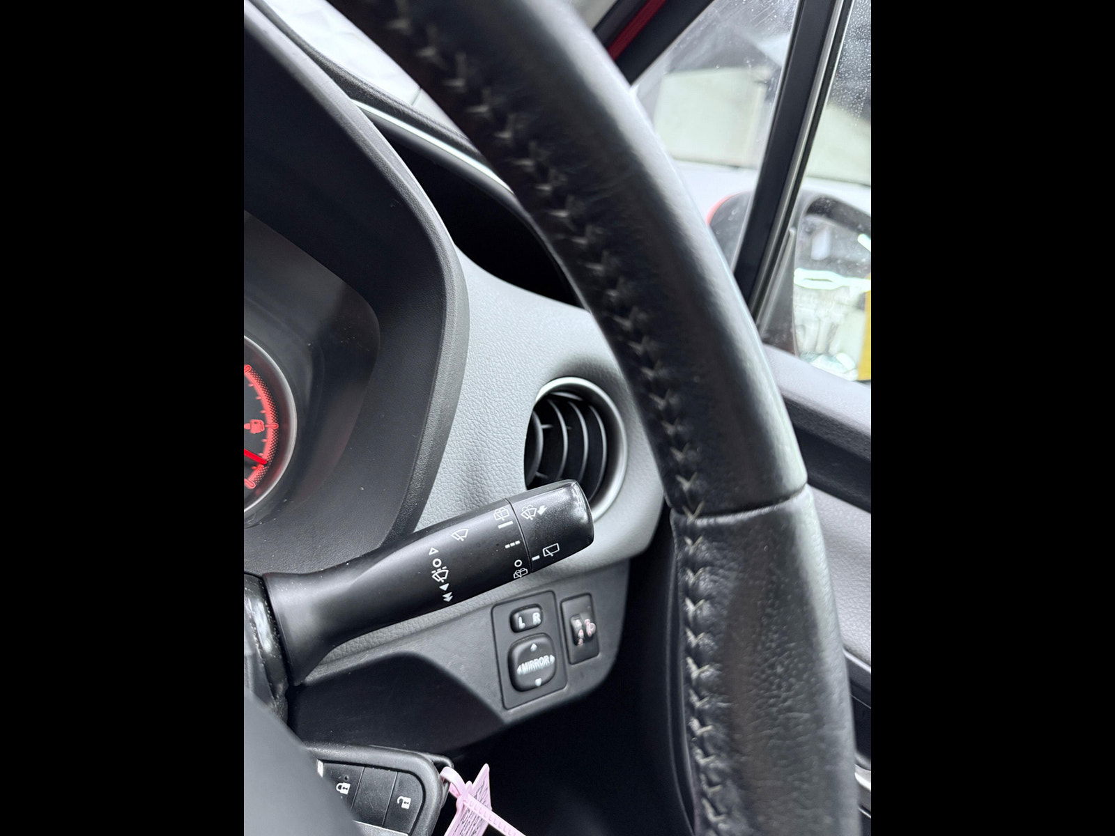 Toyota Yaris 1.33 Dual VVT-i Icon Euro 6 5dr 5dr Manual 2016