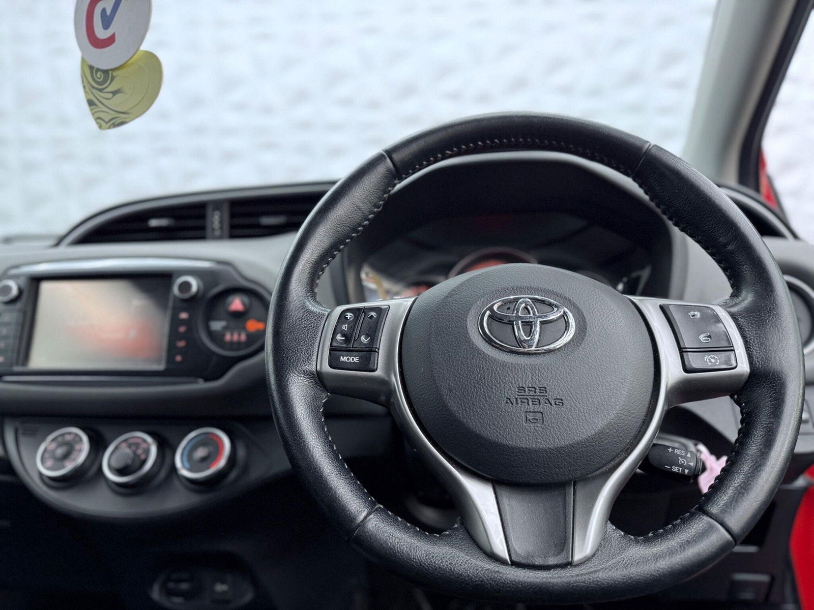 Toyota Yaris 1.33 Dual VVT-i Icon Euro 6 5dr 5dr Manual 2016