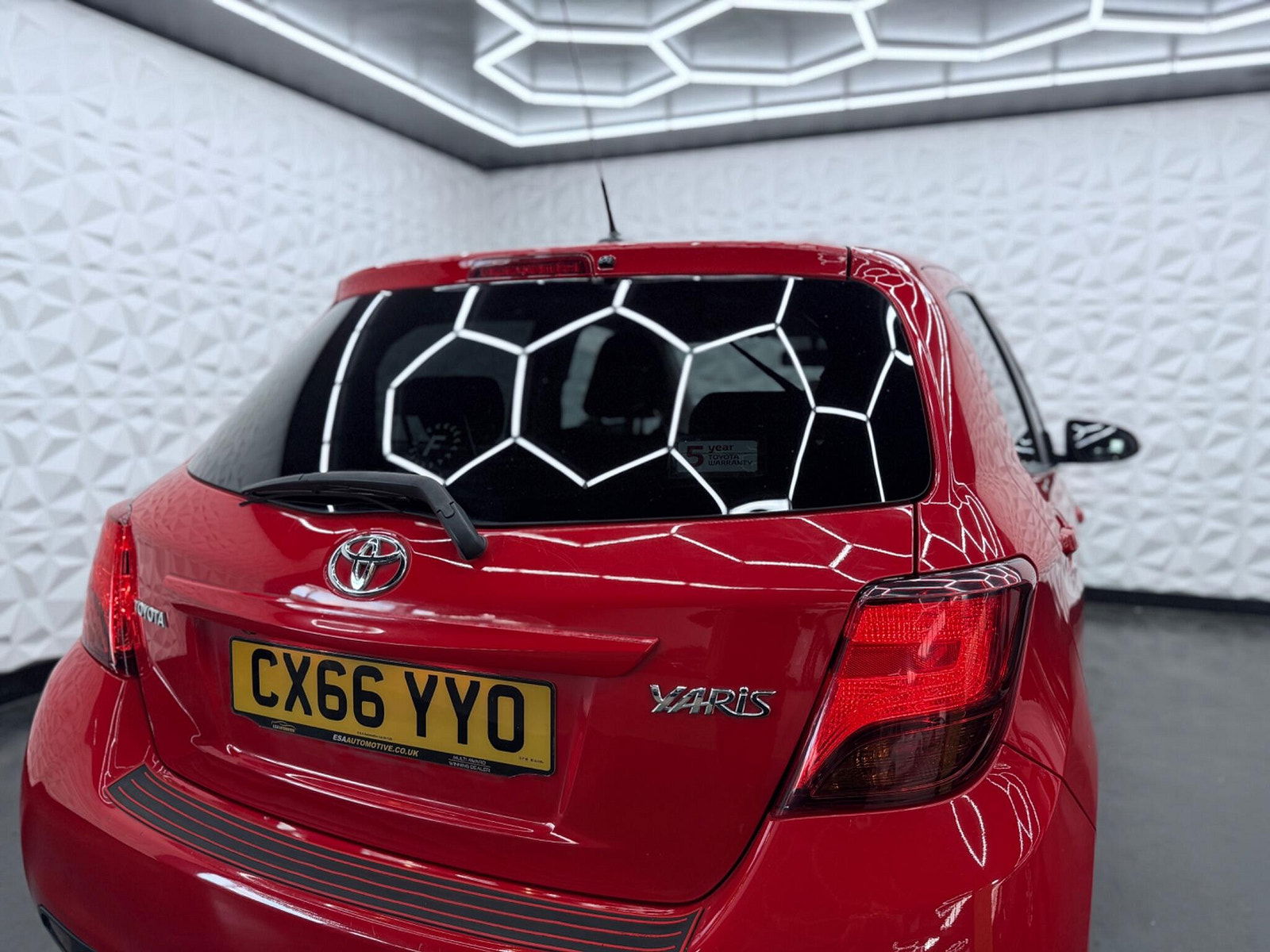 Toyota Yaris 1.33 Dual VVT-i Icon Euro 6 5dr 5dr Manual 2016