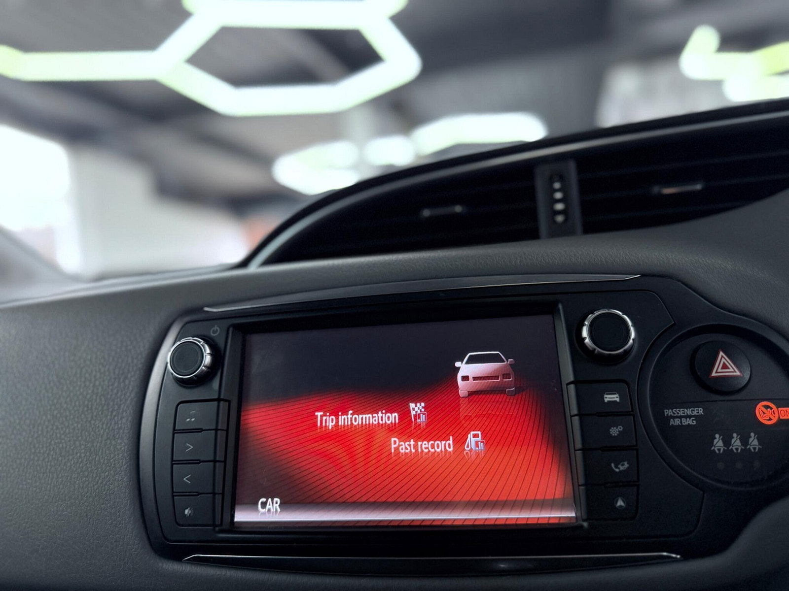 Toyota Yaris 1.33 Dual VVT-i Icon Euro 6 5dr 5dr Manual 2016