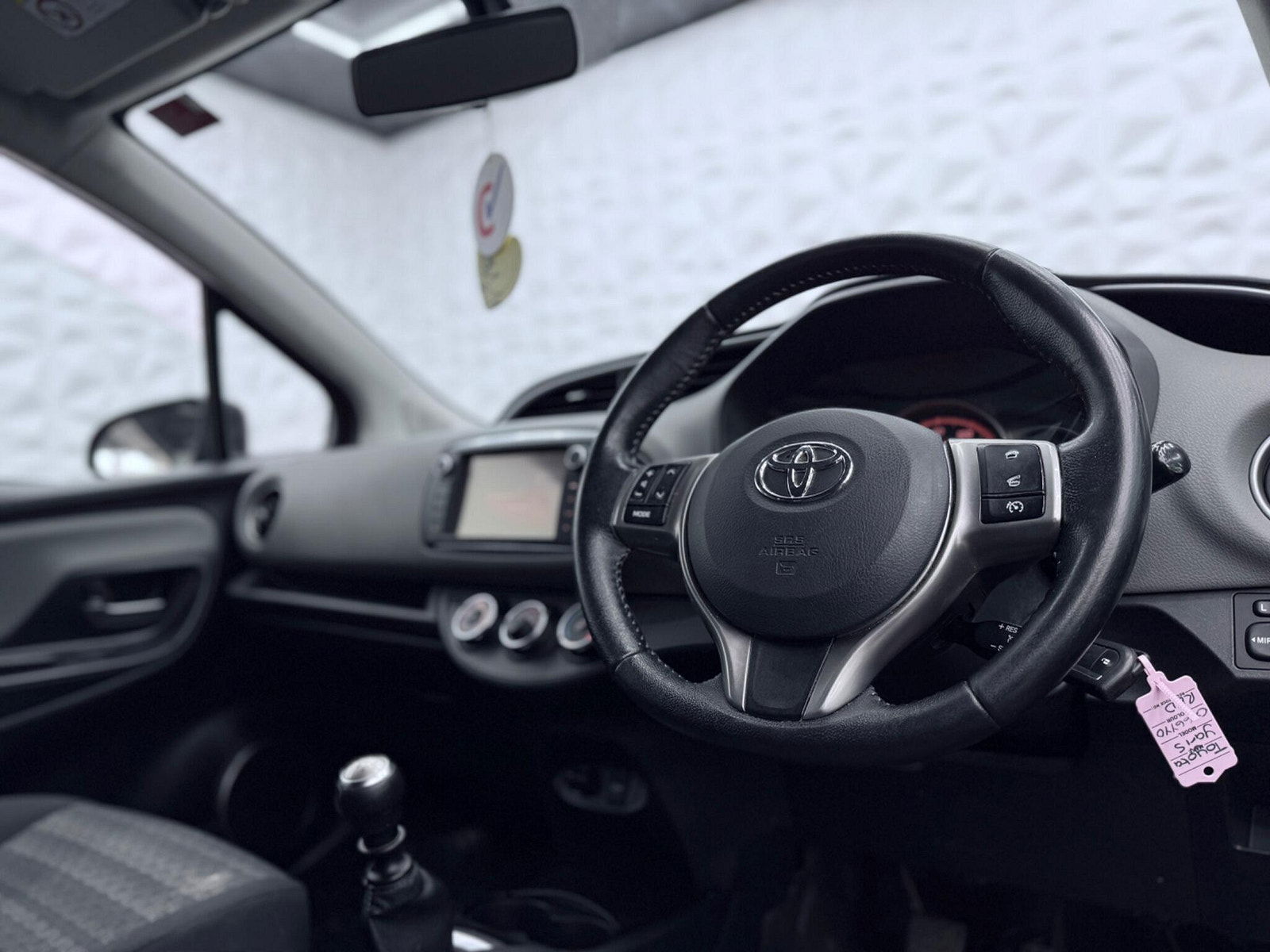 Toyota Yaris 1.33 Dual VVT-i Icon Euro 6 5dr 5dr Manual 2016