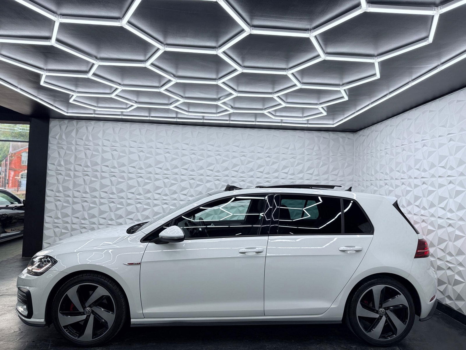 Volkswagen Golf 2.0 TSI BlueMotion Tech GTI DSG Euro 6 (s/s) 5dr 5dr Automatic 2017