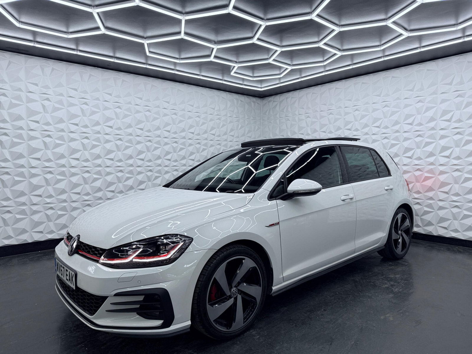 Volkswagen Golf 2.0 TSI BlueMotion Tech GTI DSG Euro 6 (s/s) 5dr 5dr Automatic 2017