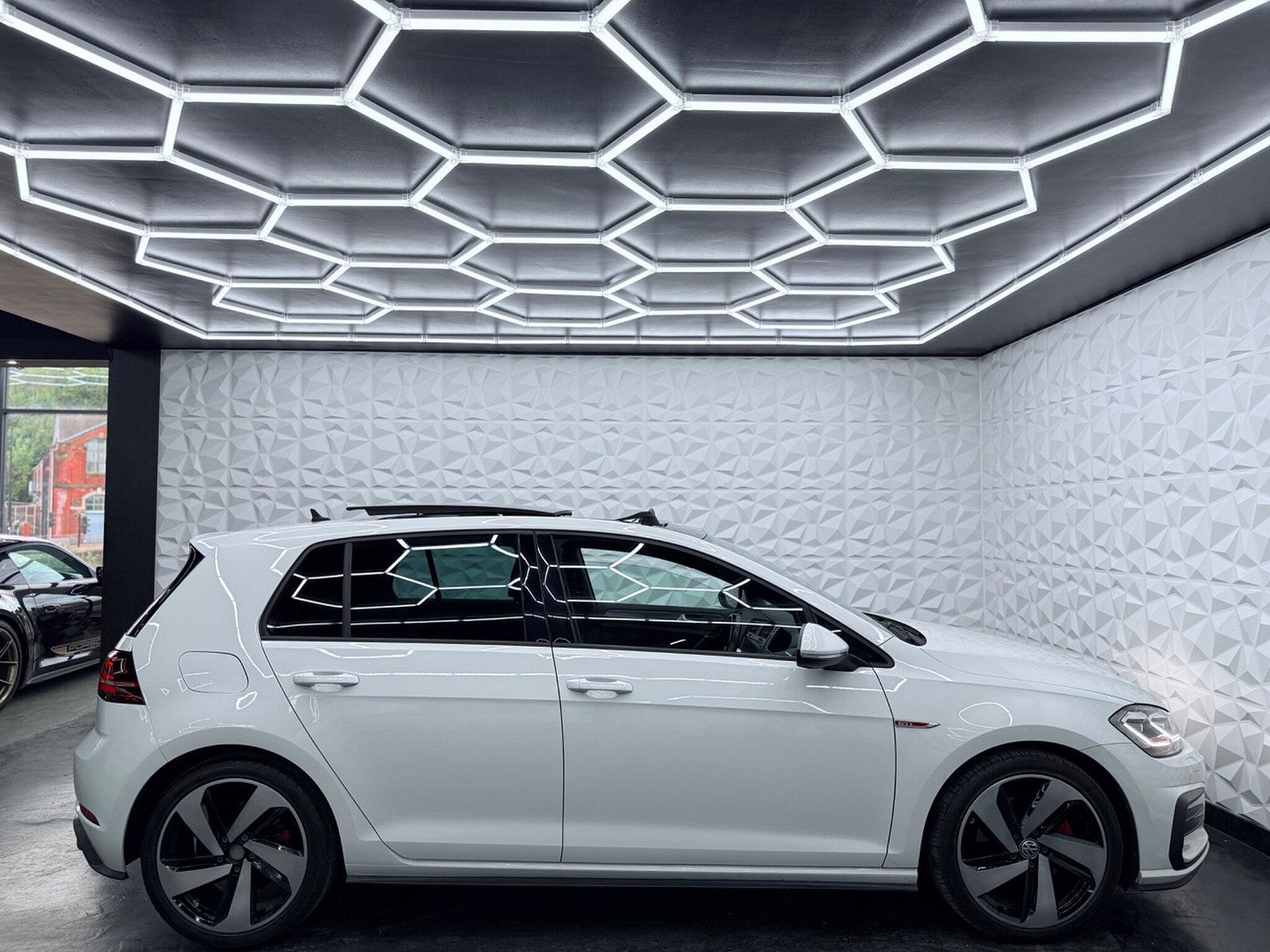 Volkswagen Golf 2.0 TSI BlueMotion Tech GTI DSG Euro 6 (s/s) 5dr 5dr Automatic 2017