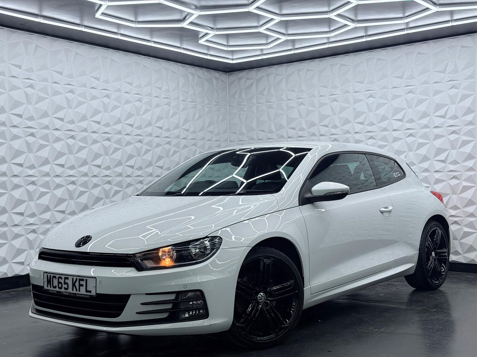 Volkswagen Scirocco 2.0 TSI BlueMotion Tech R-Line Euro 6 (s/s) 3dr 3dr Manual 2016