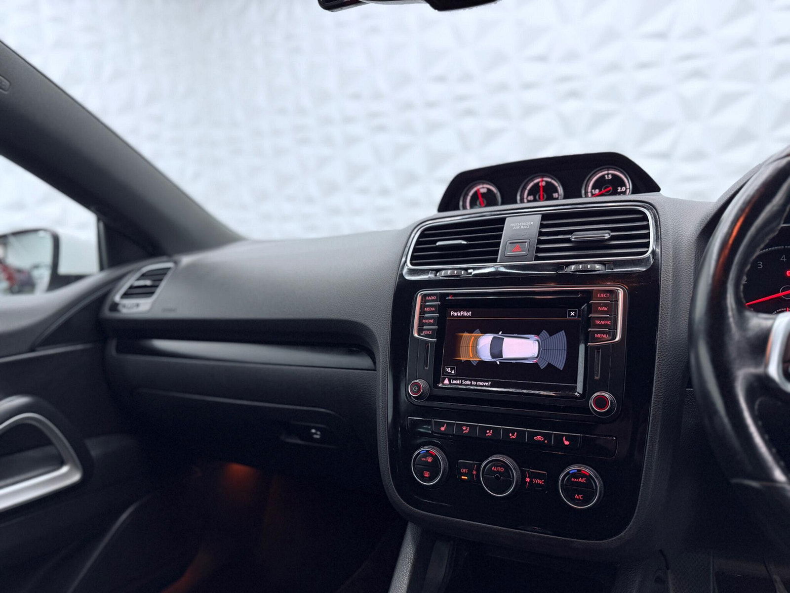 Volkswagen Scirocco 2.0 TSI BlueMotion Tech R-Line Euro 6 (s/s) 3dr 3dr Manual 2016