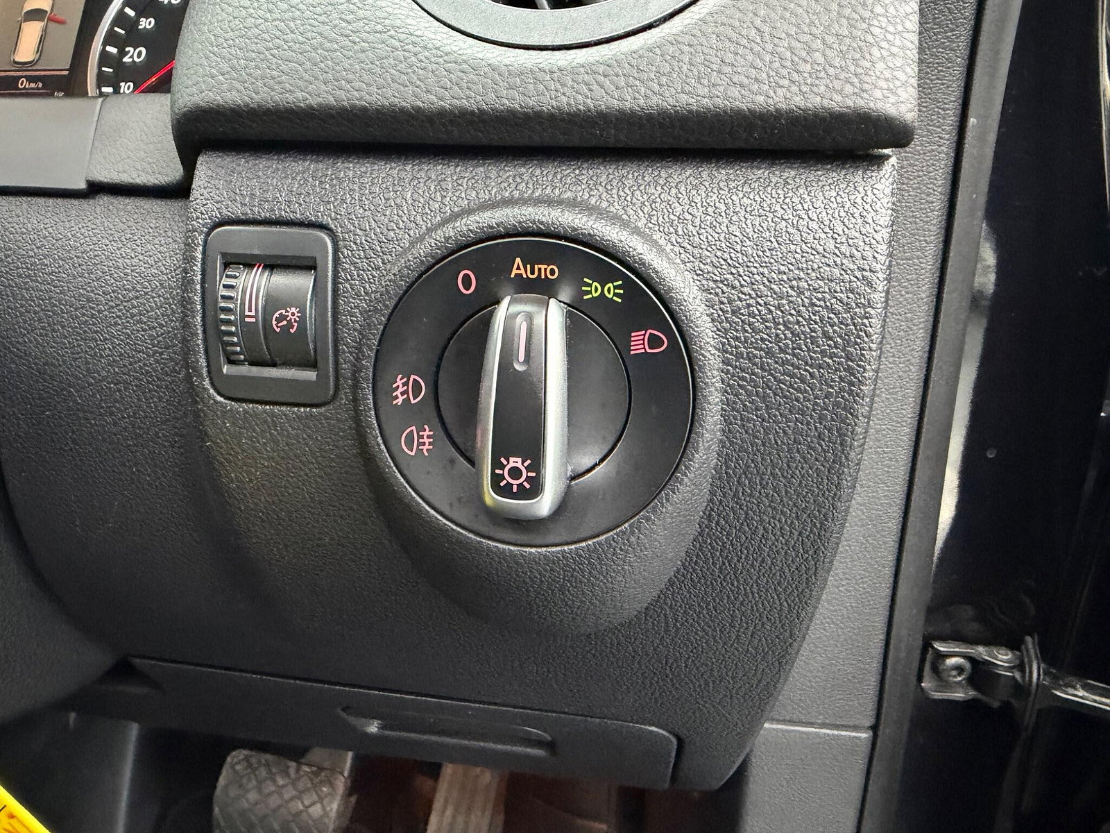 Volkswagen Tiguan 2.0 TDI BlueMotion Tech SE DSG 4WD Euro 5 (s/s) 5dr 5dr Automatic 2013