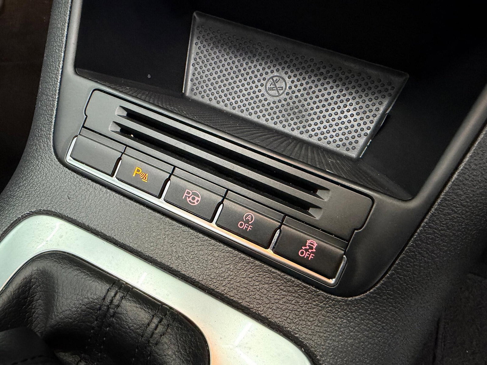 Volkswagen Tiguan 2.0 TDI BlueMotion Tech SE DSG 4WD Euro 5 (s/s) 5dr 5dr Automatic 2013