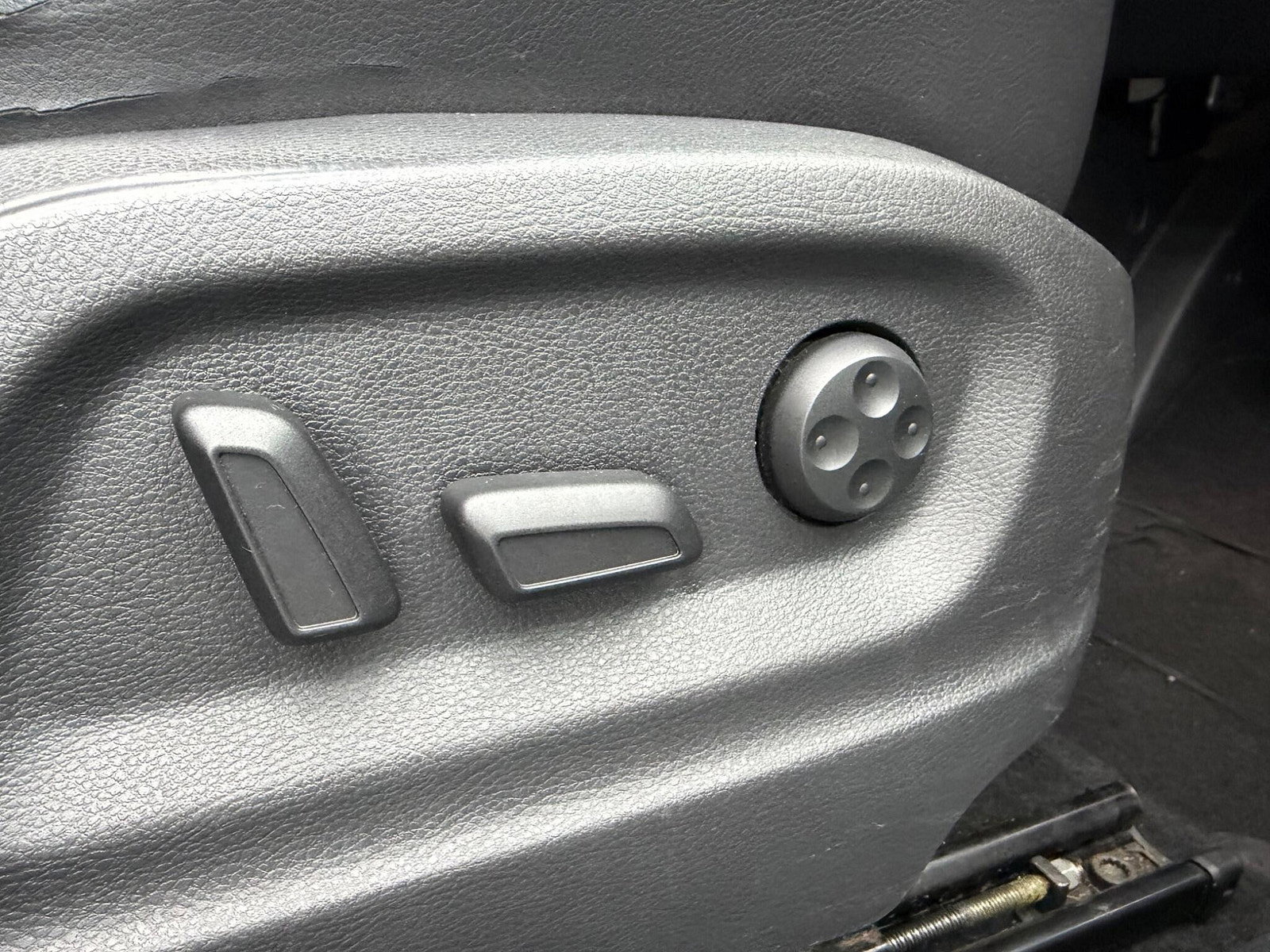 Volkswagen Tiguan 2.0 TDI BlueMotion Tech SE DSG 4WD Euro 5 (s/s) 5dr 5dr Automatic 2013