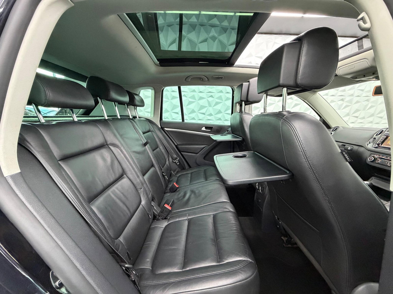 Volkswagen Tiguan 2.0 TDI BlueMotion Tech SE DSG 4WD Euro 5 (s/s) 5dr 5dr Automatic 2013