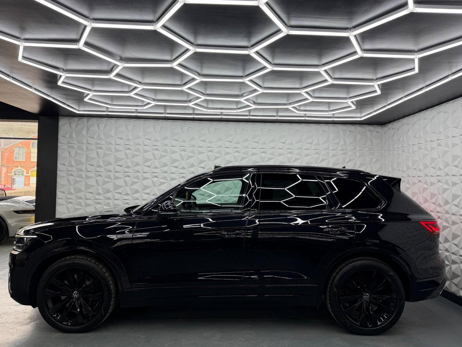 Volkswagen Touareg 3.0 TSI V6 Black Edition Tiptronic 4Motion Euro 6 (s/s) 5dr 5dr Automatic 2021