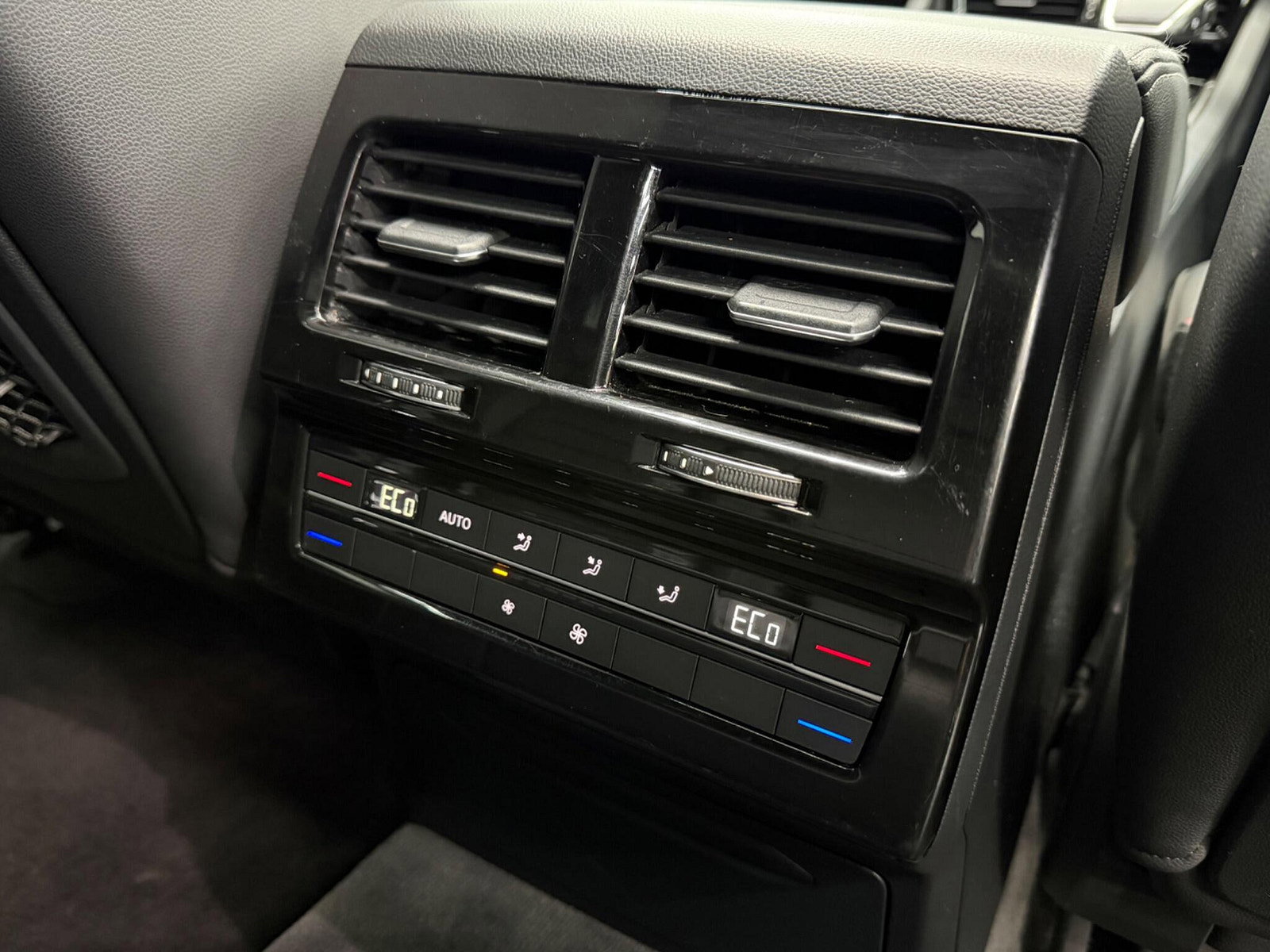 Volkswagen Touareg 3.0 TSI V6 Black Edition Tiptronic 4Motion Euro 6 (s/s) 5dr 5dr Automatic 2021