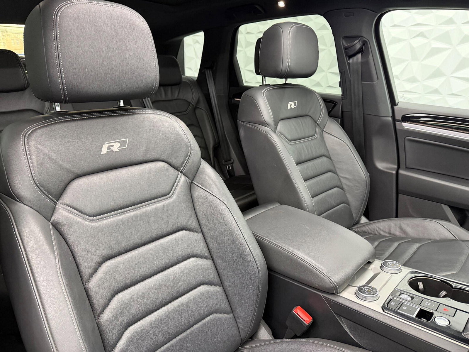 Volkswagen Touareg 3.0 TSI V6 Black Edition Tiptronic 4Motion Euro 6 (s/s) 5dr 5dr Automatic 2021