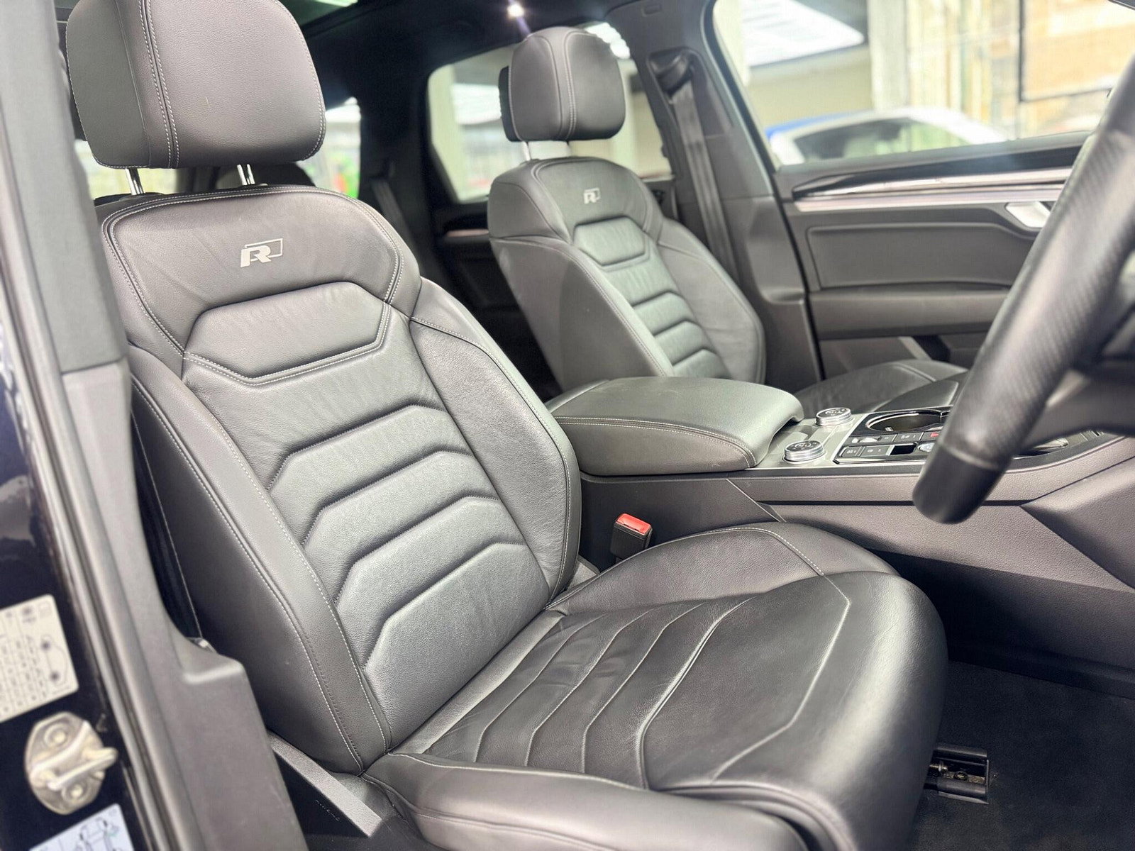 Volkswagen Touareg 3.0 TSI V6 Black Edition Tiptronic 4Motion Euro 6 (s/s) 5dr 5dr Automatic 2021