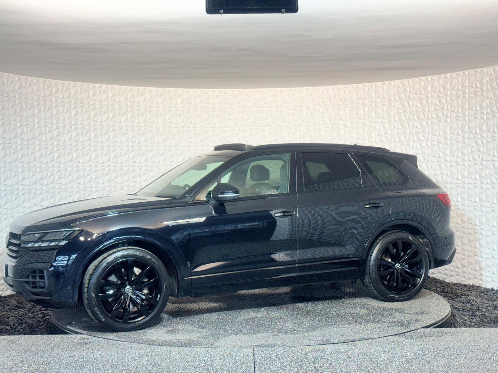 Volkswagen Touareg 3.0 TSI V6 Black Edition Tiptronic 4Motion Euro 6 (s/s) 5dr 5dr Automatic 2021