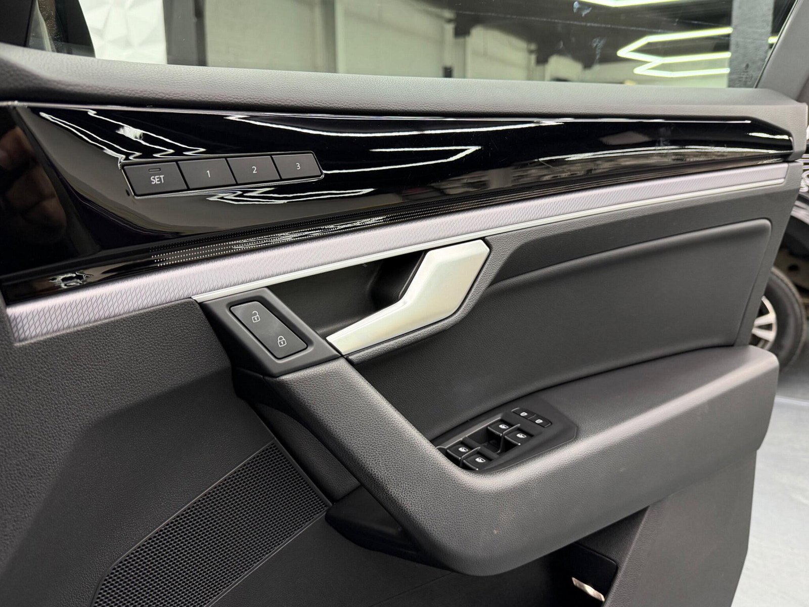 Volkswagen Touareg 3.0 TSI V6 Black Edition Tiptronic 4Motion Euro 6 (s/s) 5dr 5dr Automatic 2021