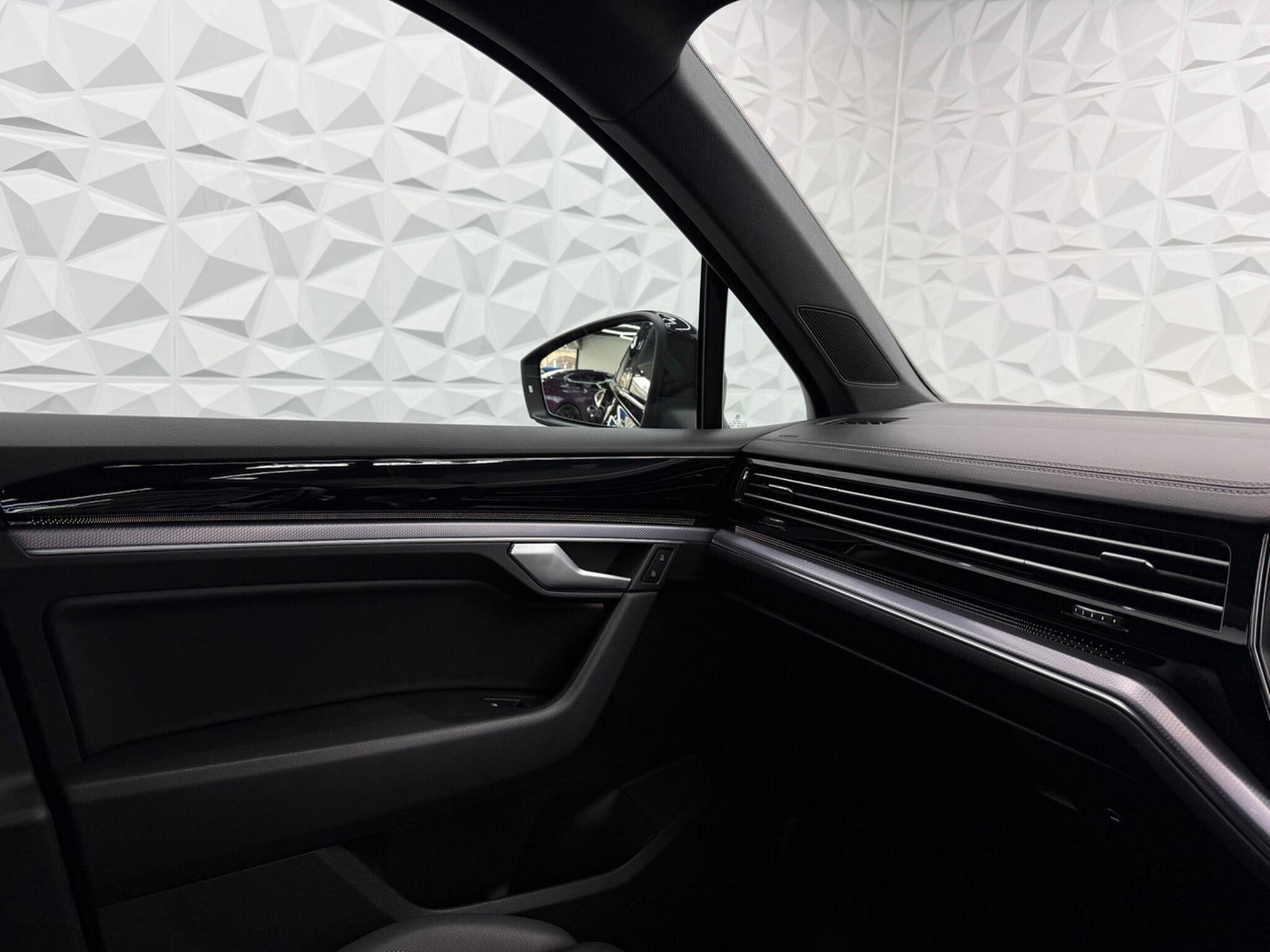 Volkswagen Touareg 3.0 TSI V6 Black Edition Tiptronic 4Motion Euro 6 (s/s) 5dr 5dr Automatic 2021