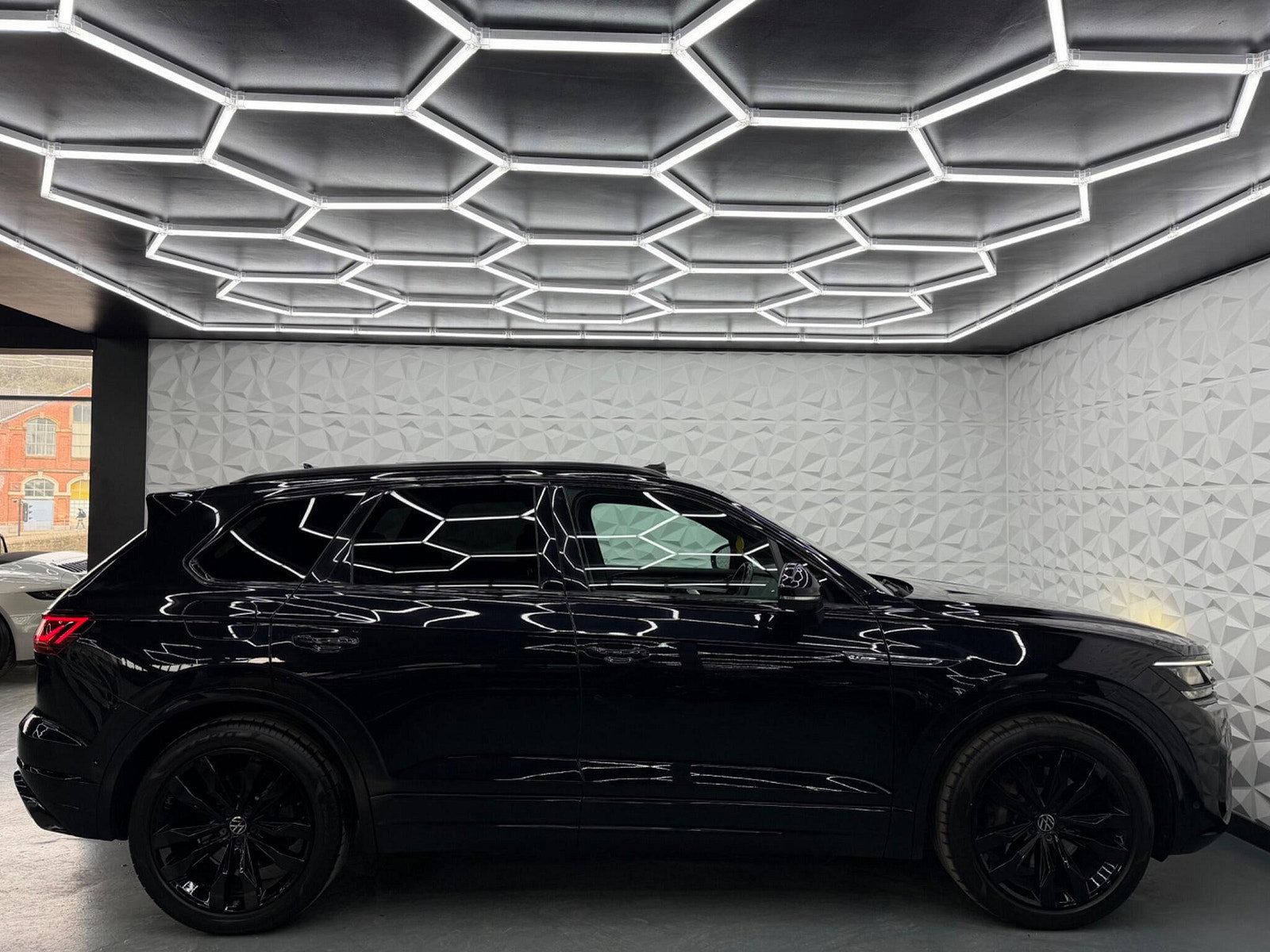 Volkswagen Touareg 3.0 TSI V6 Black Edition Tiptronic 4Motion Euro 6 (s/s) 5dr 5dr Automatic 2021