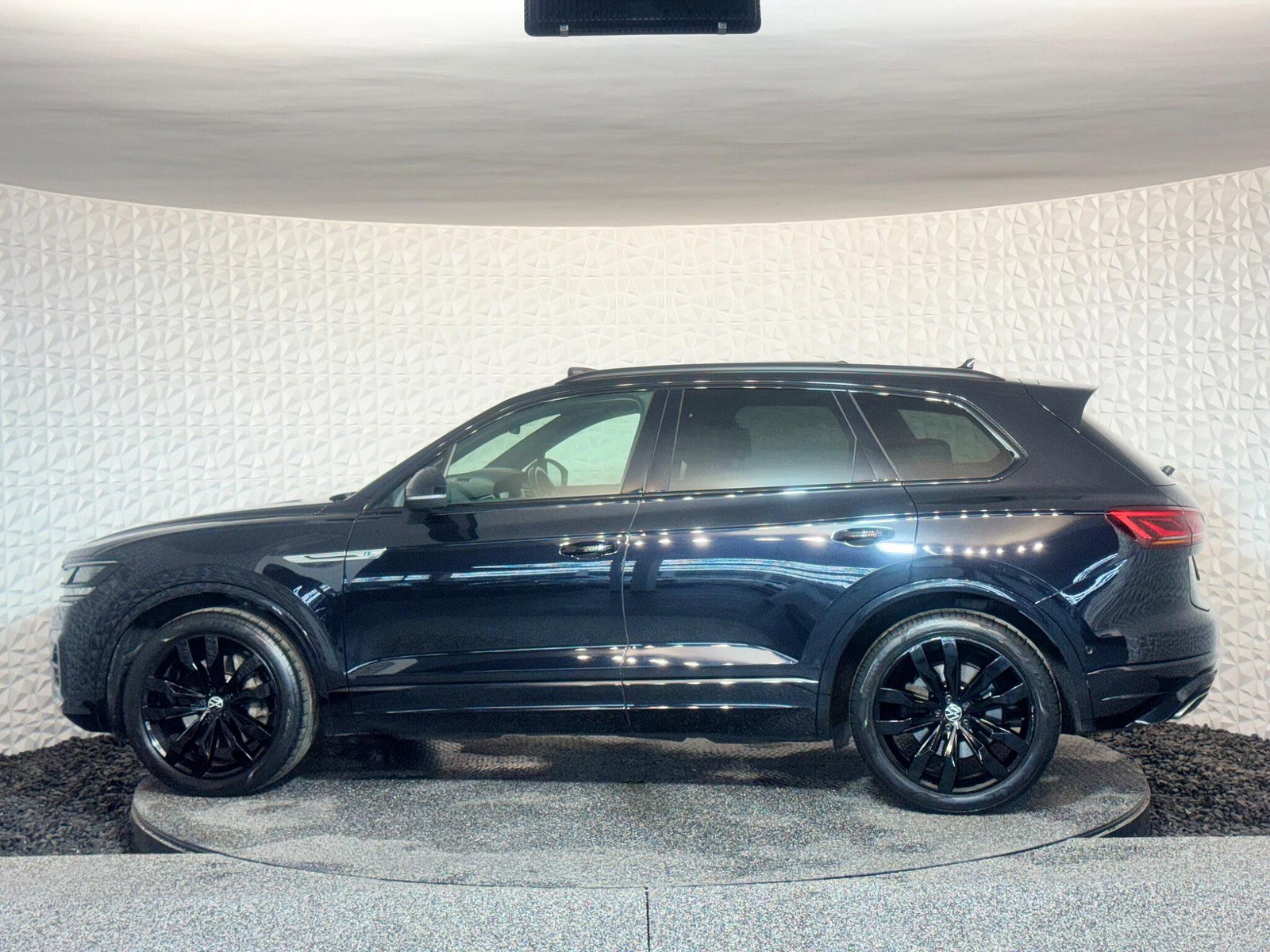 Volkswagen Touareg 3.0 TSI V6 Black Edition Tiptronic 4Motion Euro 6 (s/s) 5dr 5dr Automatic 2021