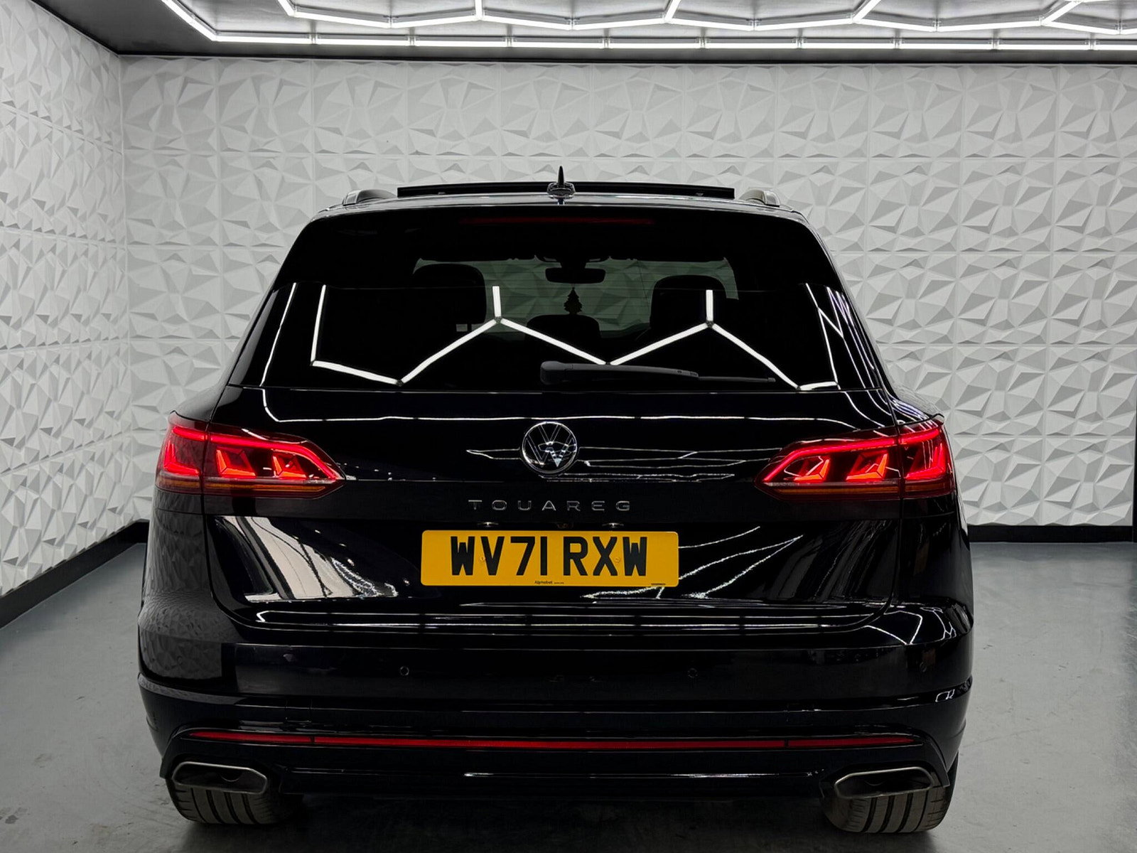 Volkswagen Touareg 3.0 TSI V6 Black Edition Tiptronic 4Motion Euro 6 (s/s) 5dr 5dr Automatic 2021