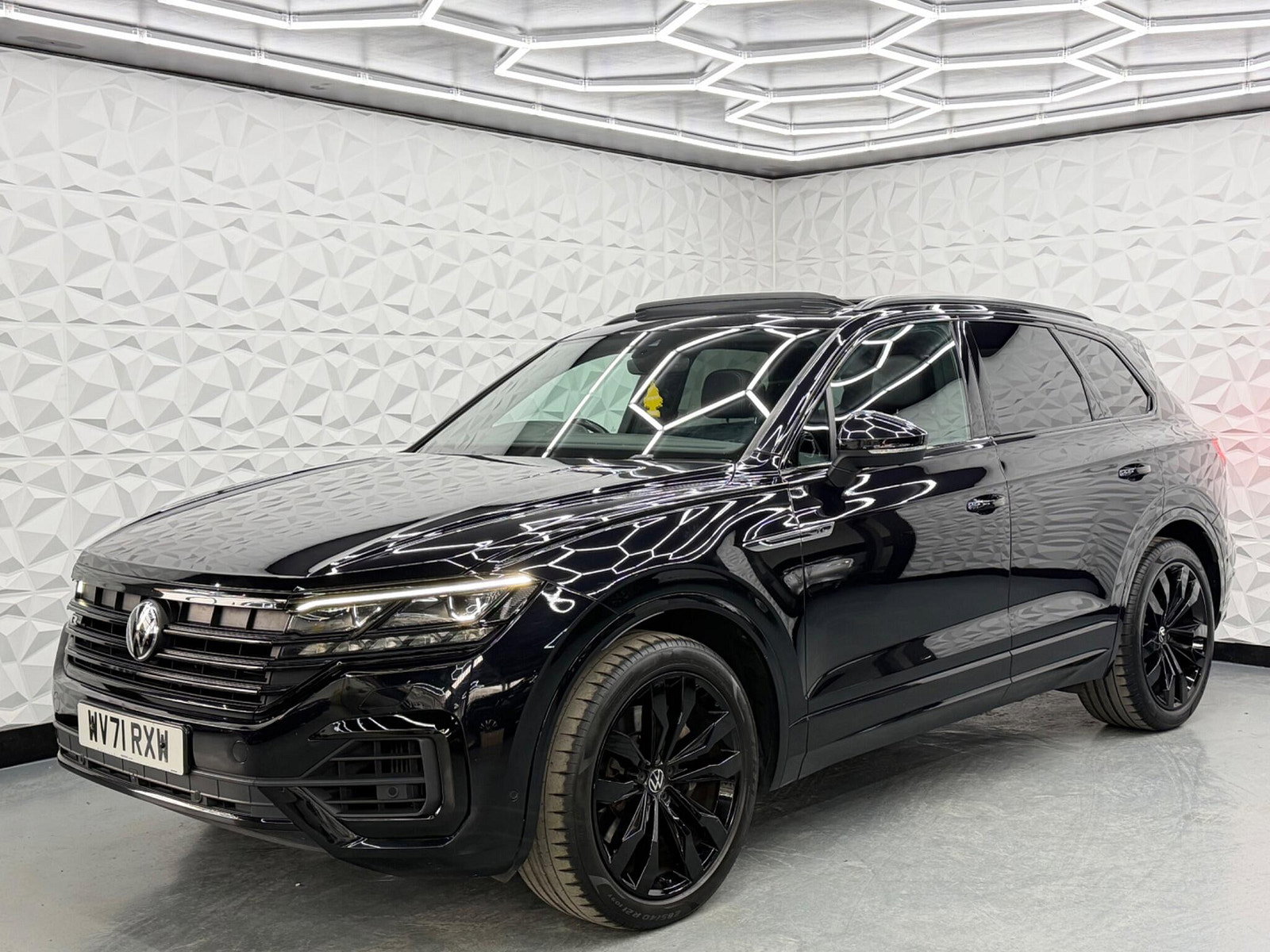 Volkswagen Touareg 3.0 TSI V6 Black Edition Tiptronic 4Motion Euro 6 (s/s) 5dr 5dr Automatic 2021