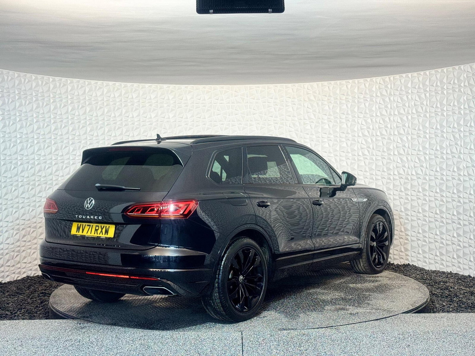 Volkswagen Touareg 3.0 TSI V6 Black Edition Tiptronic 4Motion Euro 6 (s/s) 5dr 5dr Automatic 2021