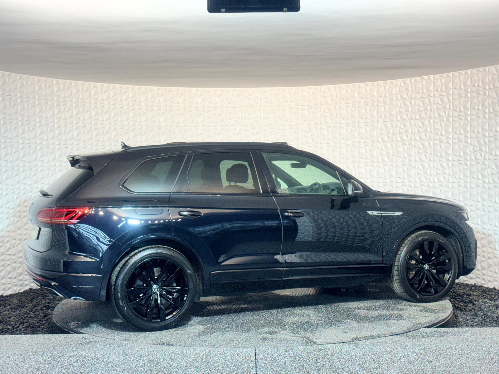 Volkswagen Touareg 3.0 TSI V6 Black Edition Tiptronic 4Motion Euro 6 (s/s) 5dr 5dr Automatic 2021