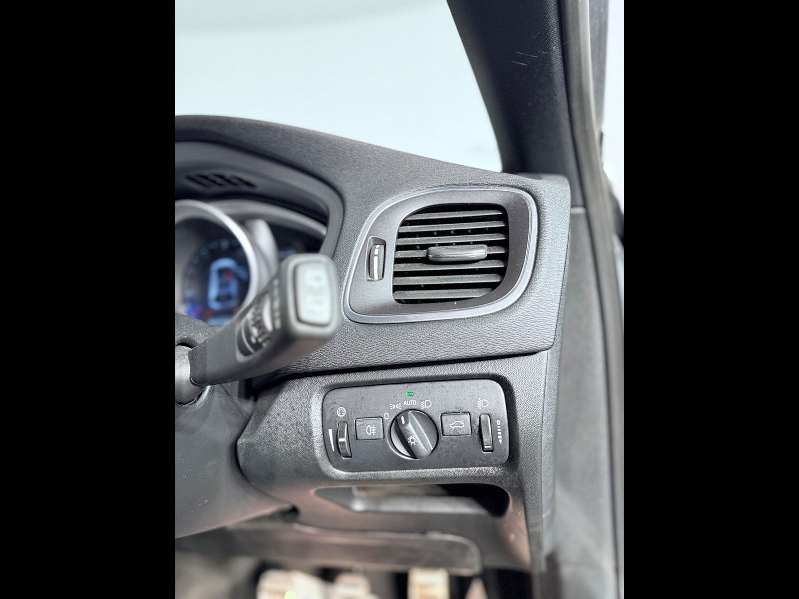 Volvo V40 2.0 D3 R-Design Nav Euro 5 (s/s) 5dr 5dr Manual 2014