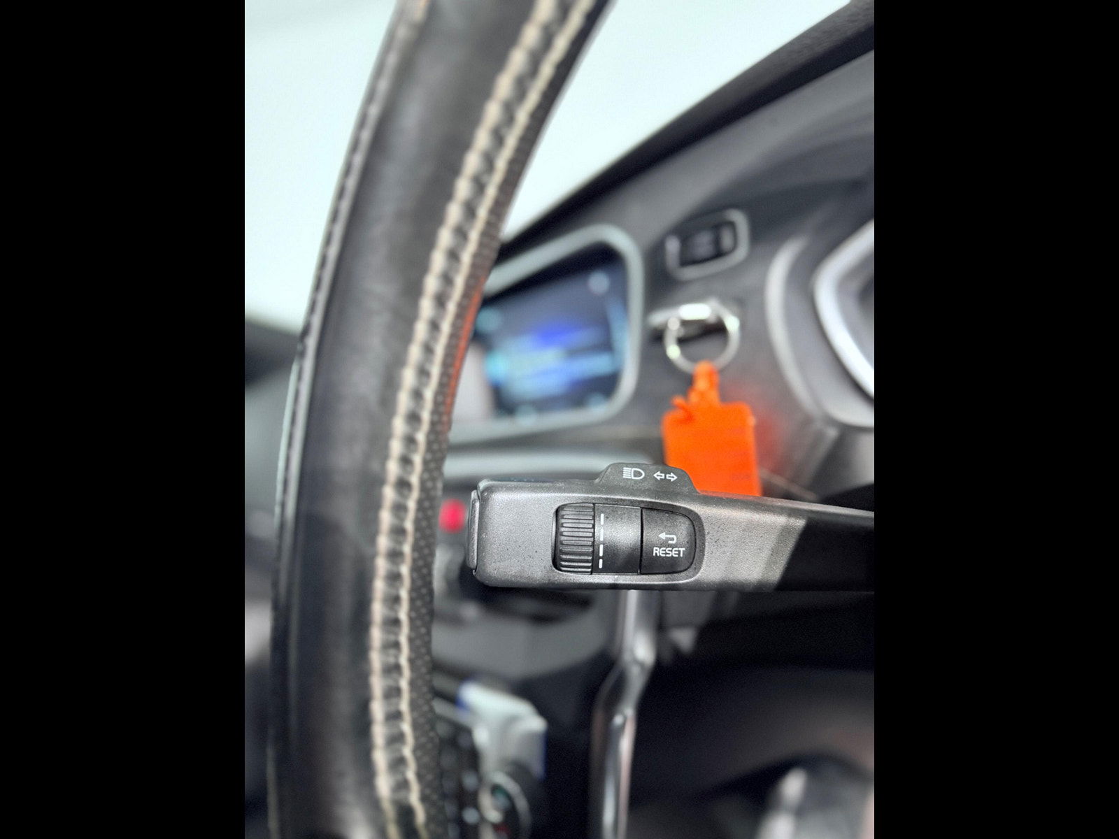 Volvo V40 2.0 D3 R-Design Nav Euro 5 (s/s) 5dr 5dr Manual 2014