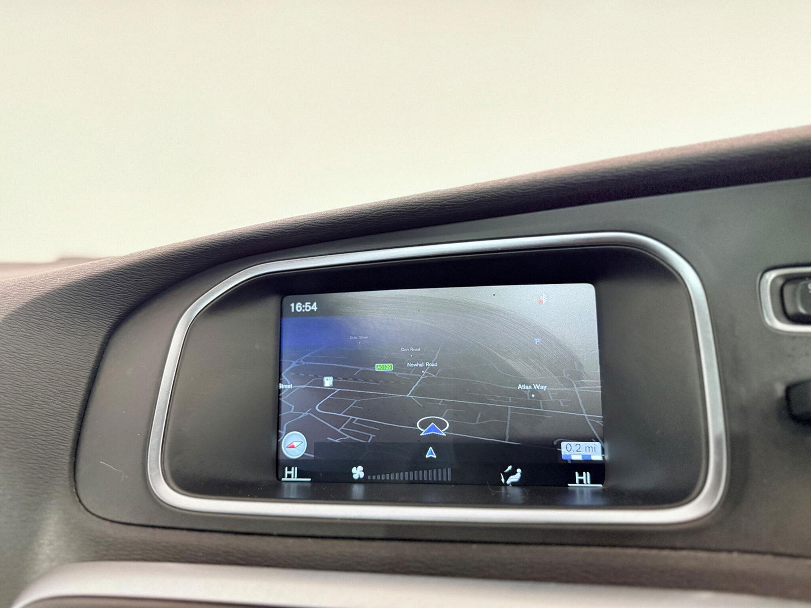 Volvo V40 2.0 D3 R-Design Nav Euro 5 (s/s) 5dr 5dr Manual 2014