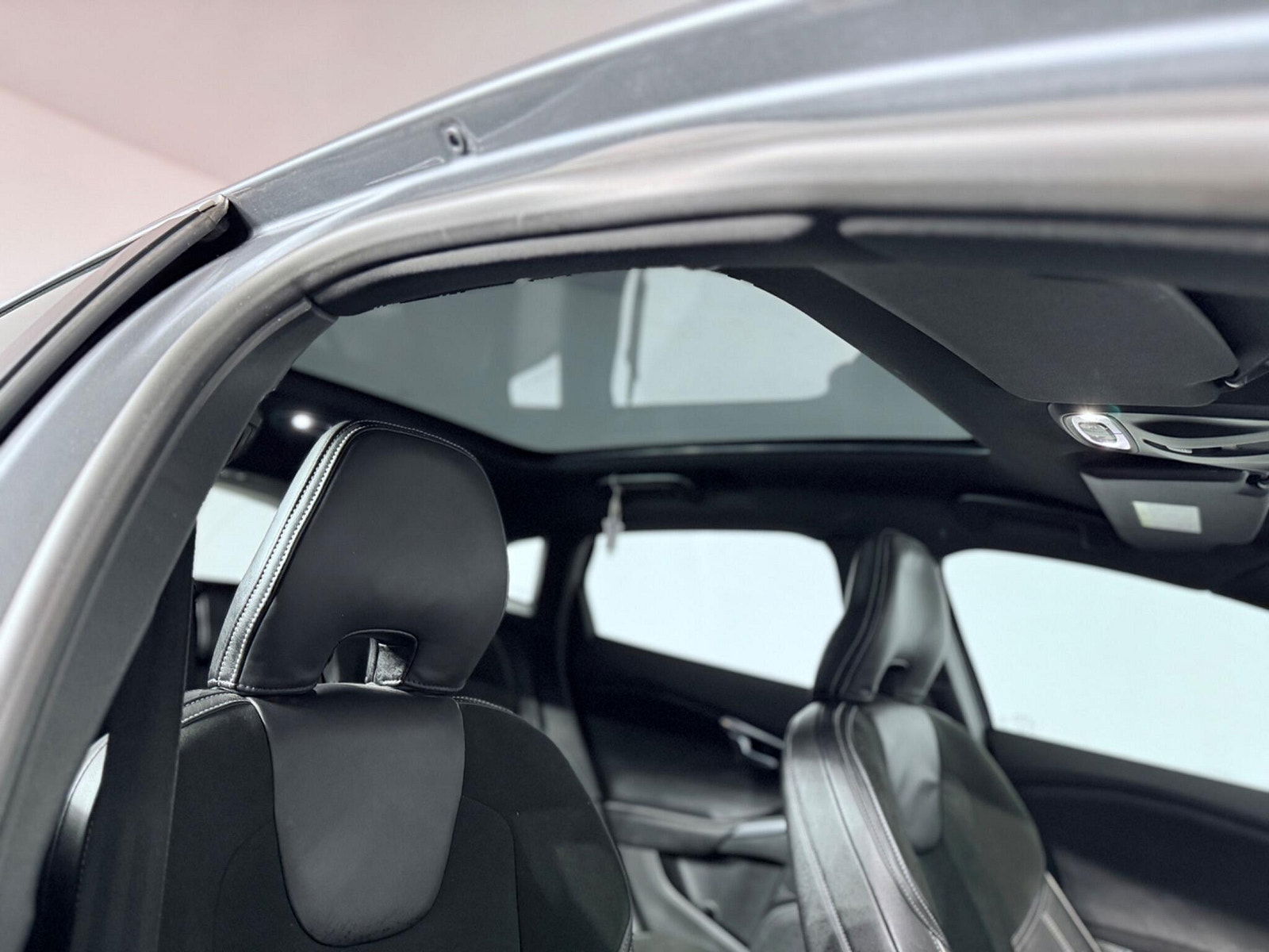 Volvo V40 2.0 D3 R-Design Nav Euro 5 (s/s) 5dr 5dr Manual 2014