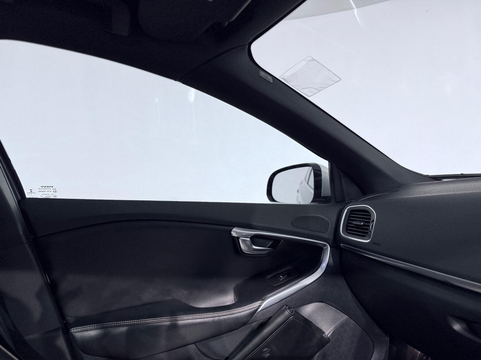 Volvo V40 2.0 D3 R-Design Nav Euro 5 (s/s) 5dr 5dr Manual 2014