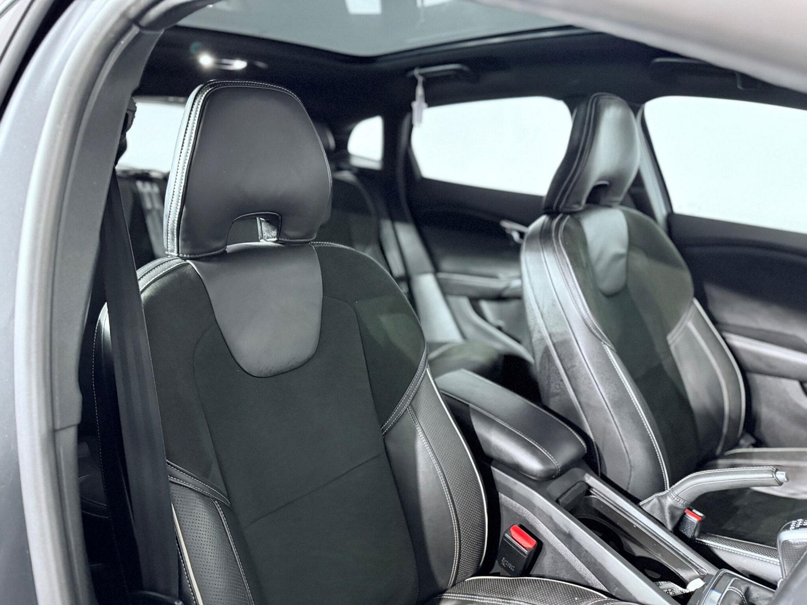 Volvo V40 2.0 D3 R-Design Nav Euro 5 (s/s) 5dr 5dr Manual 2014