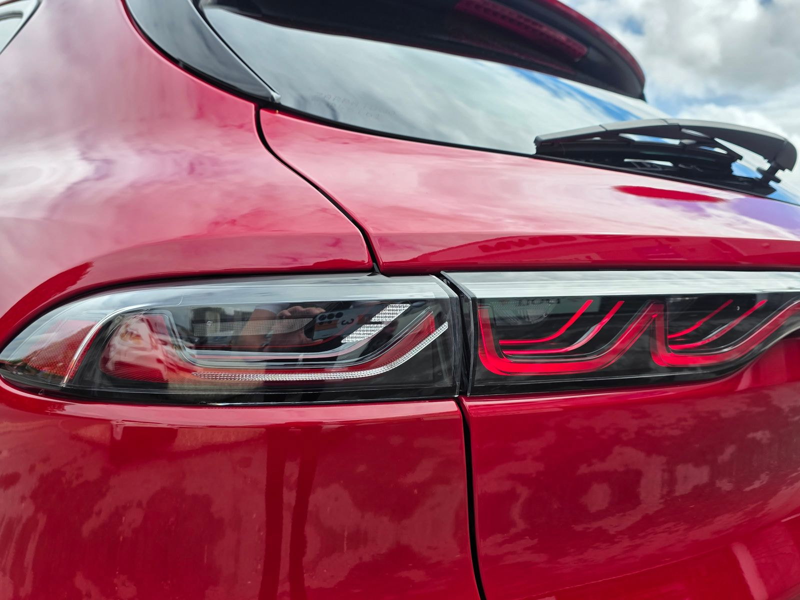Alfa Romeo Tonale 1.3 VGT 15.5kWh Veloce SUV 5dr Petrol Plug-in Hybrid Auto Q4 AWD Euro 6 (280 ps) 5dr Automatic 2023