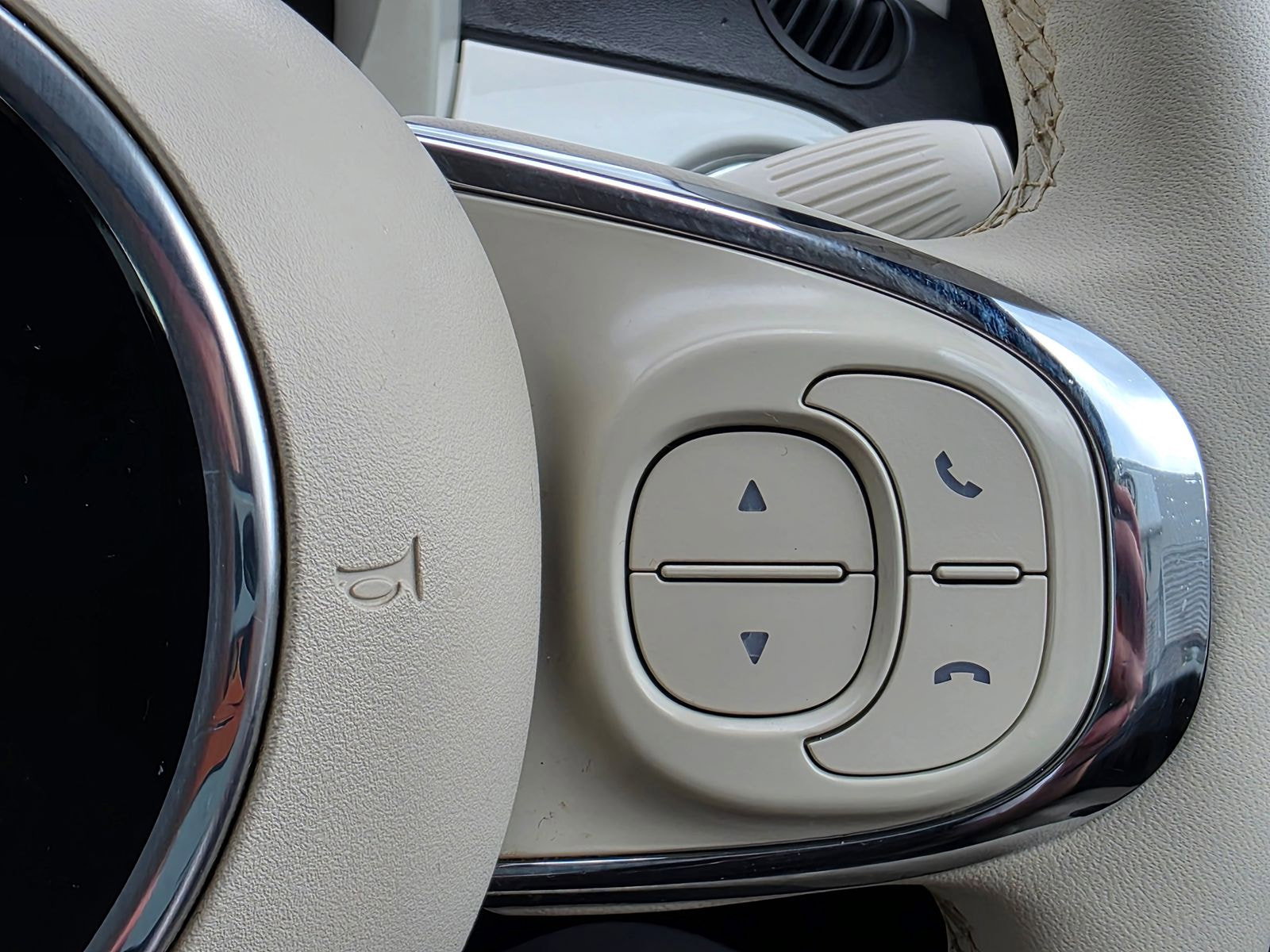 Fiat 500C 1.0 MHEV Dolcevita Plus Convertible 2dr Petrol Manual Euro 6 (s/s) (70 bhp) 2dr Manual 2022