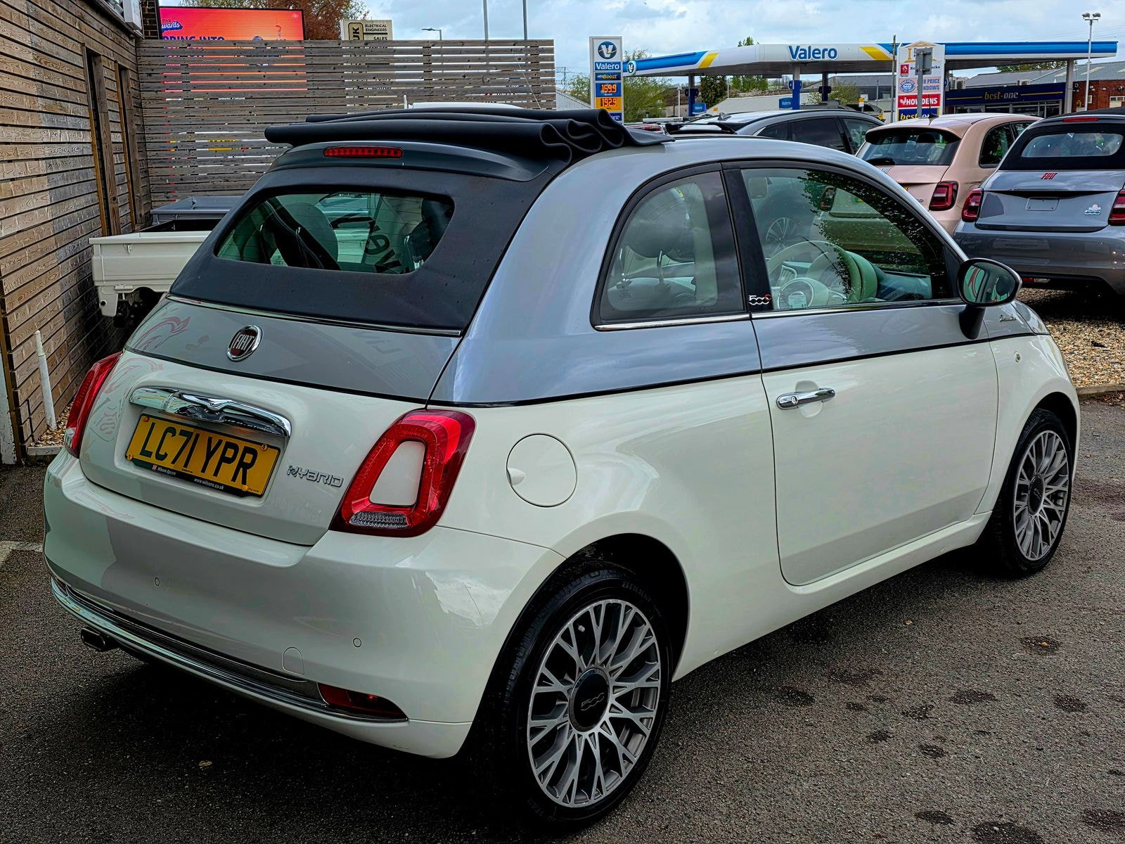 Fiat 500C 1.0 MHEV Dolcevita Plus Convertible 2dr Petrol Manual Euro 6 (s/s) (70 bhp) 2dr Manual 2022